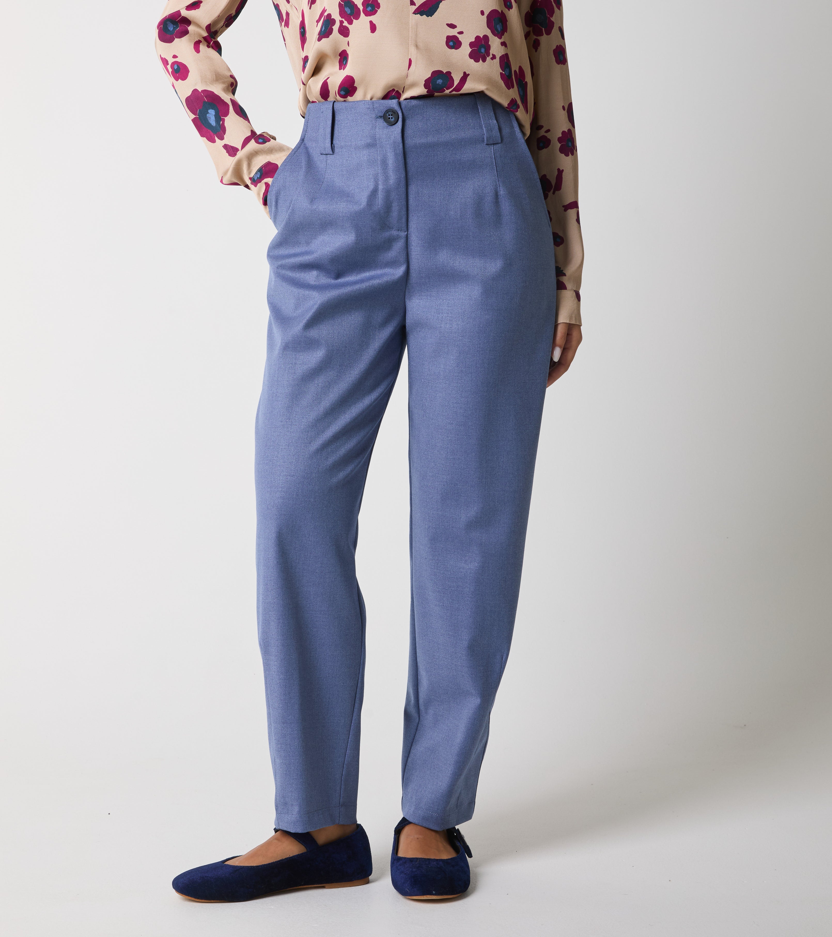 Pantaloni cropped stretch con tasche