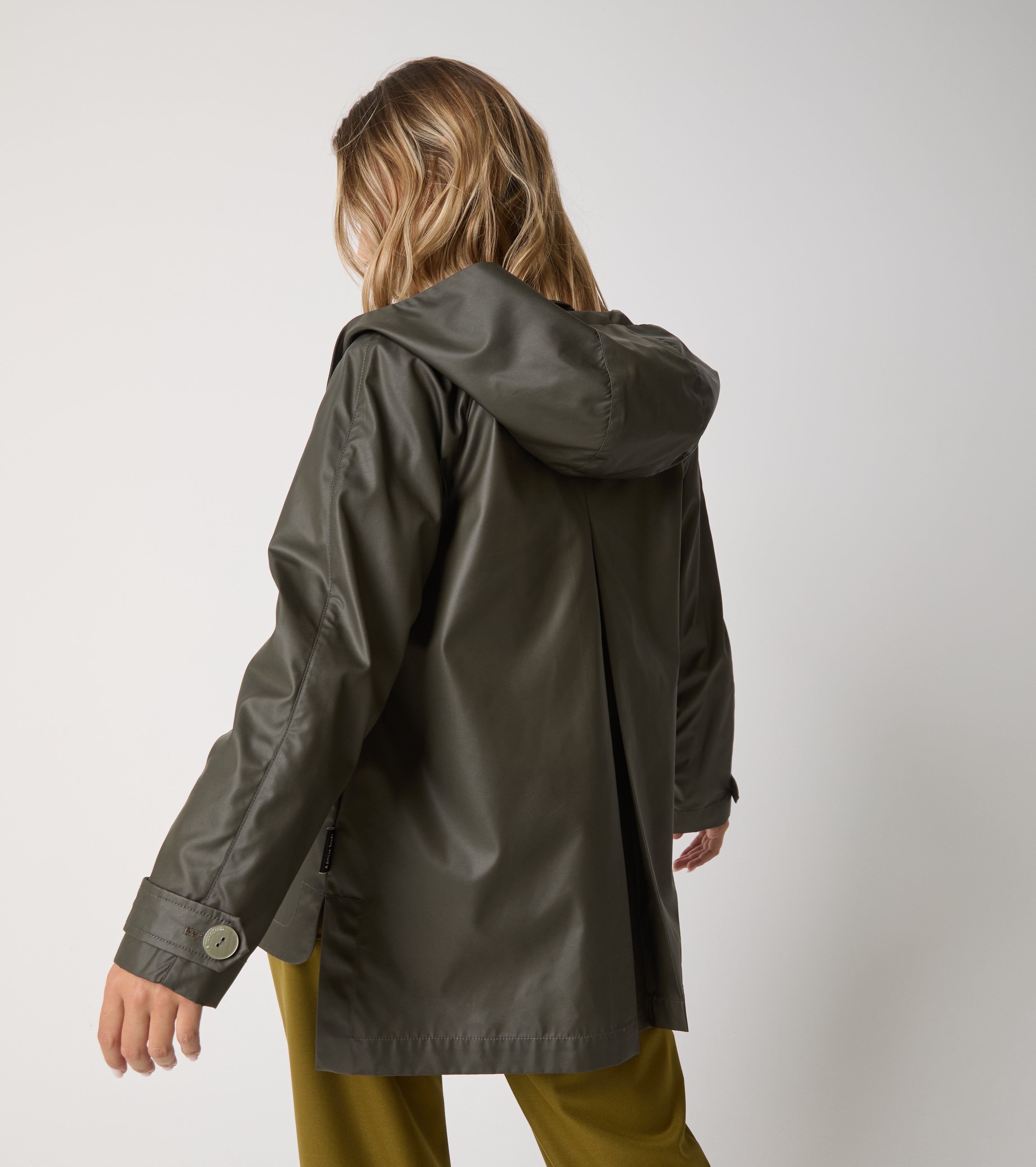 Parka corto con cappuccio