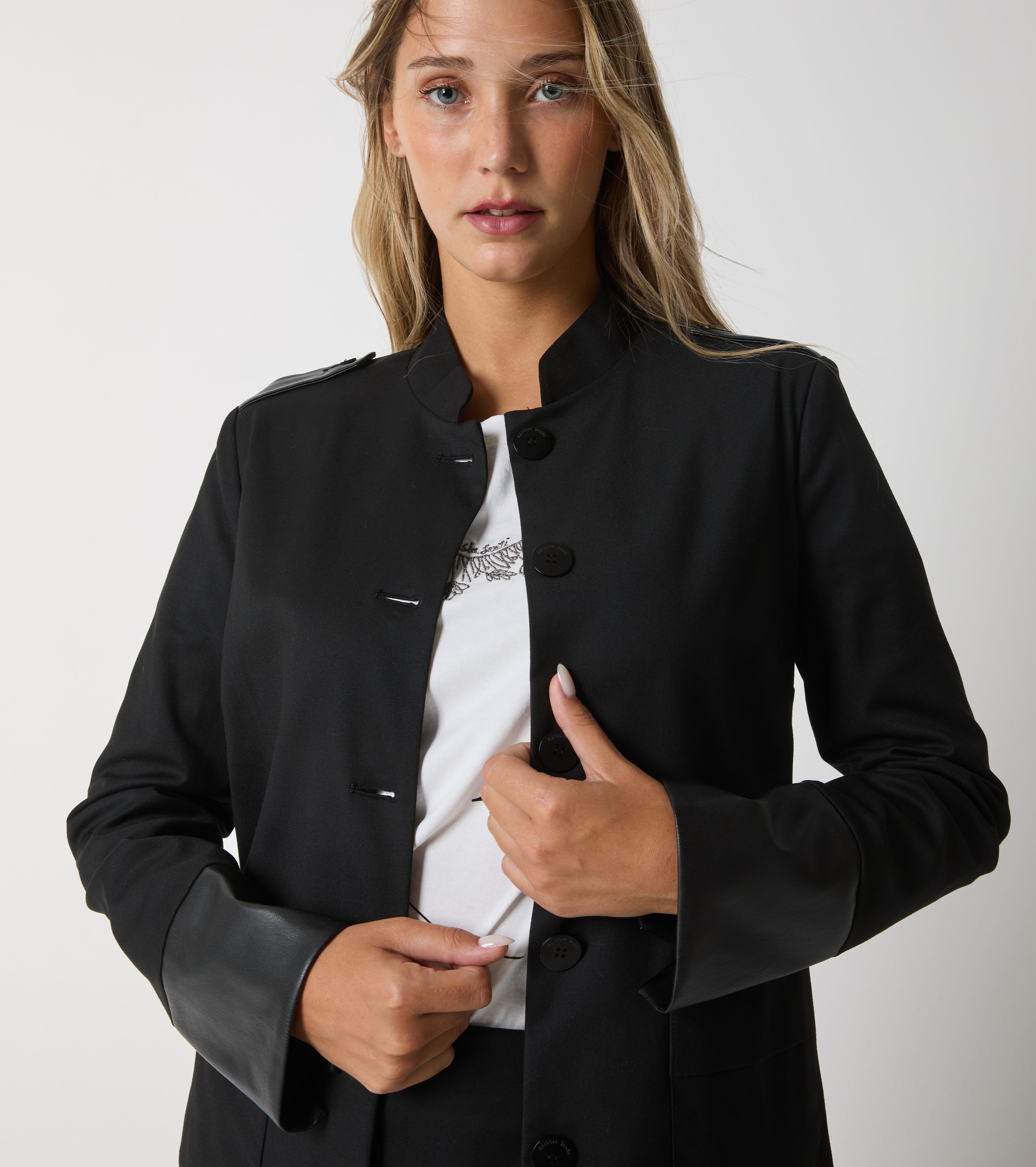 Jacket with mandarin collar