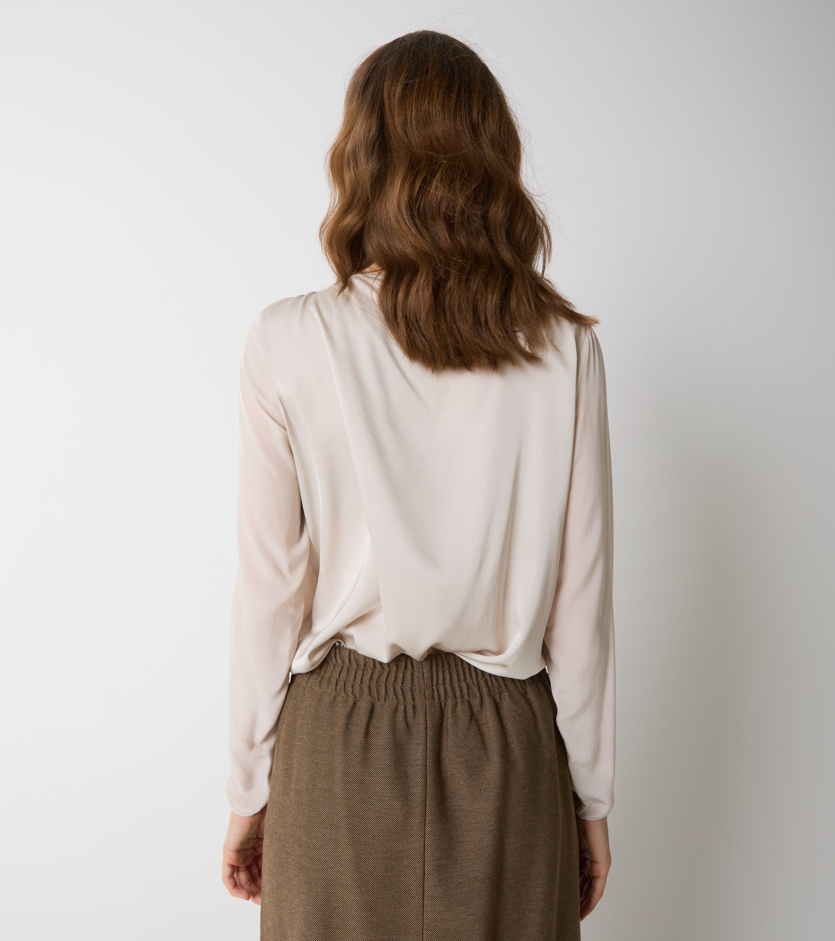 Blusa in raso con pieghe