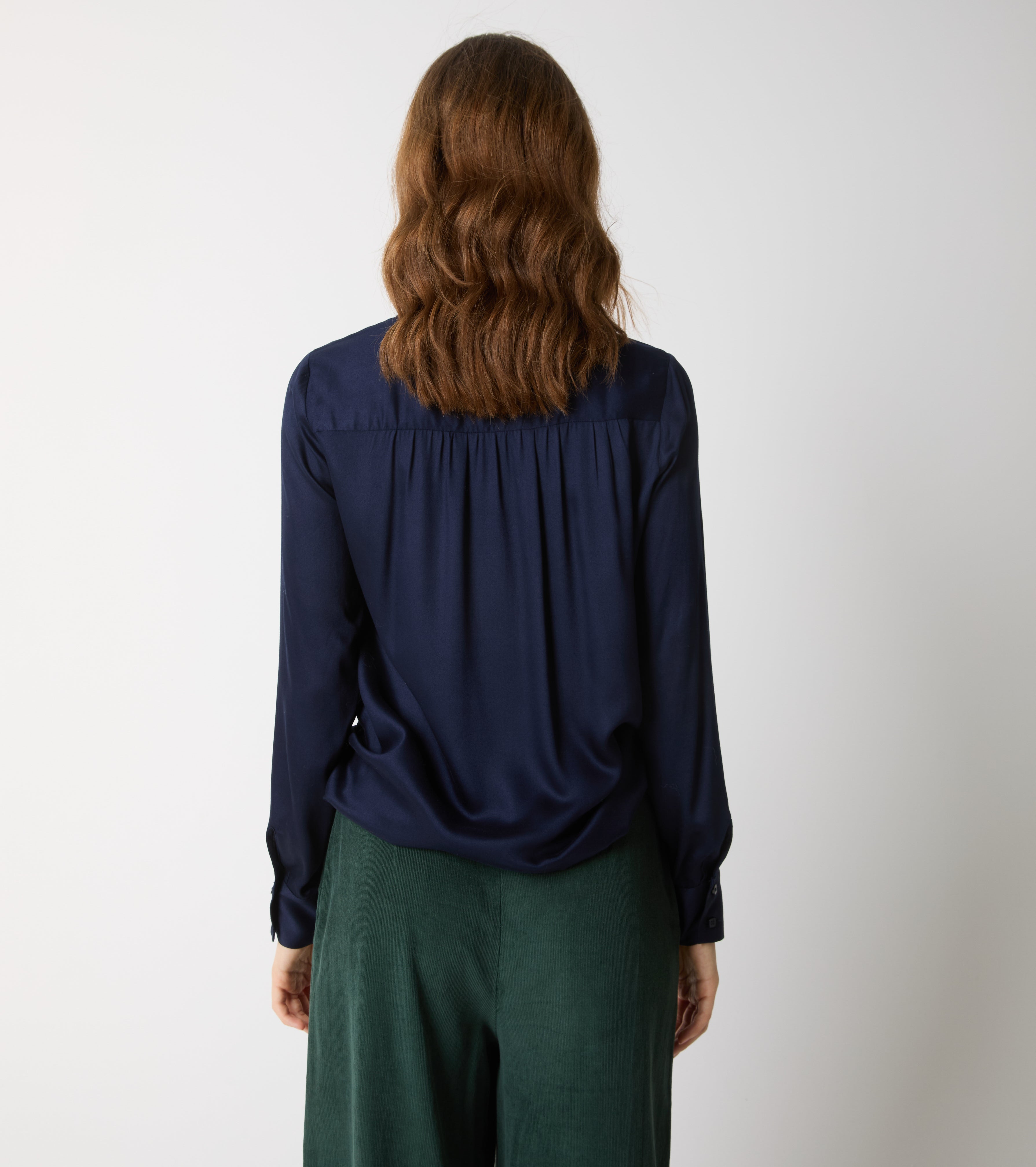 Blusa in raso con foulard