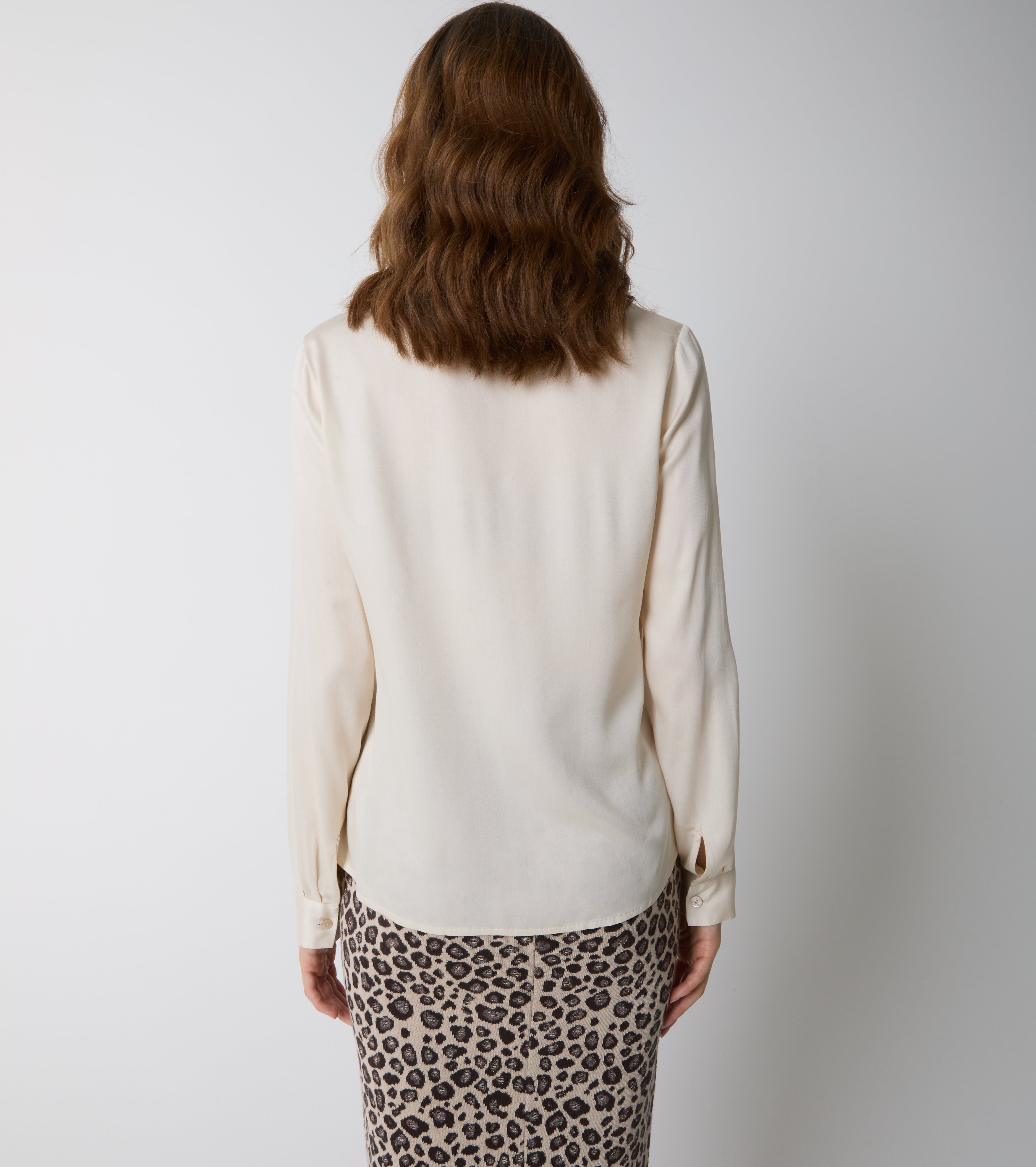 Blusa in raso con revers