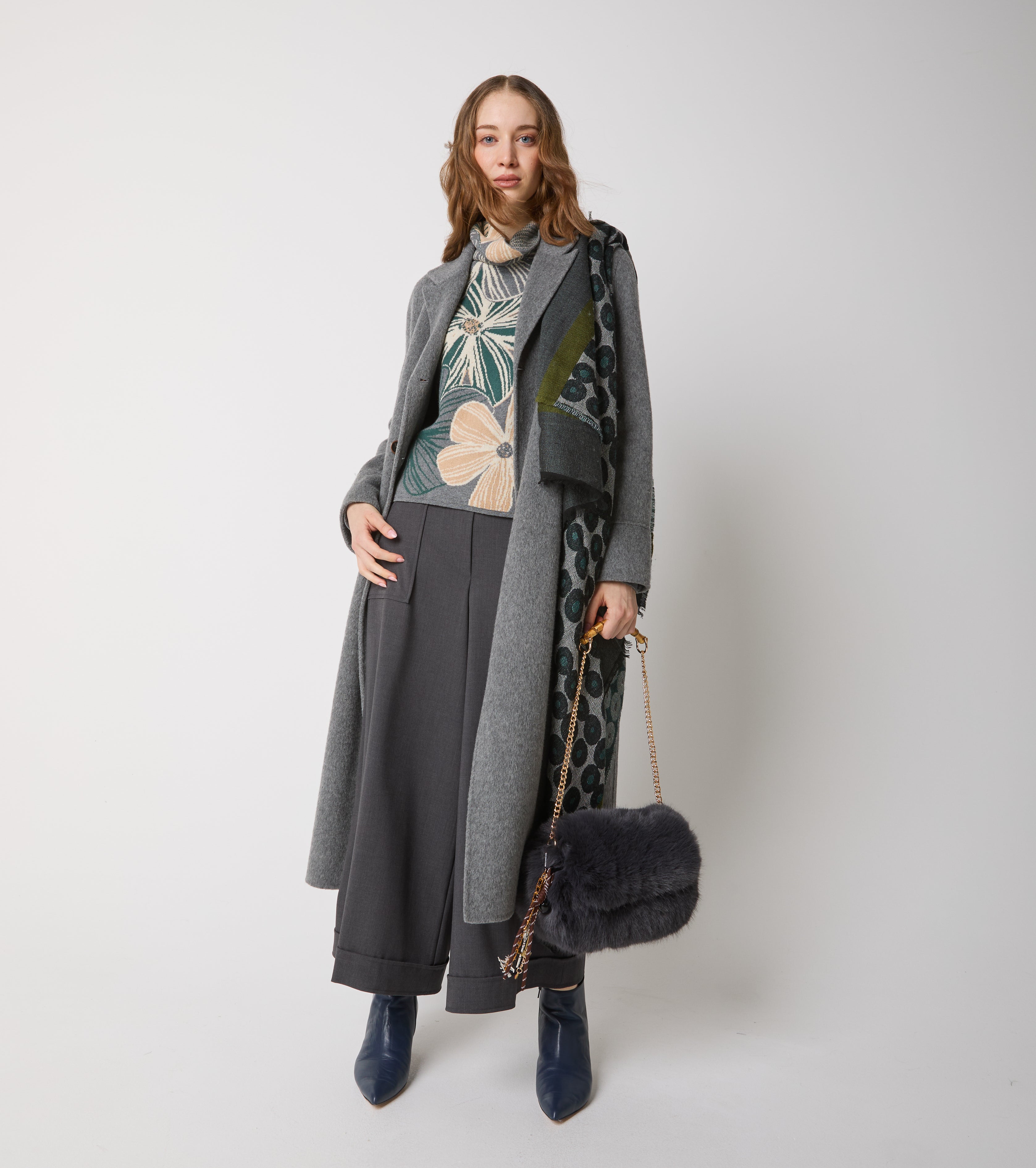Maglia dolcevita in lana floreale
