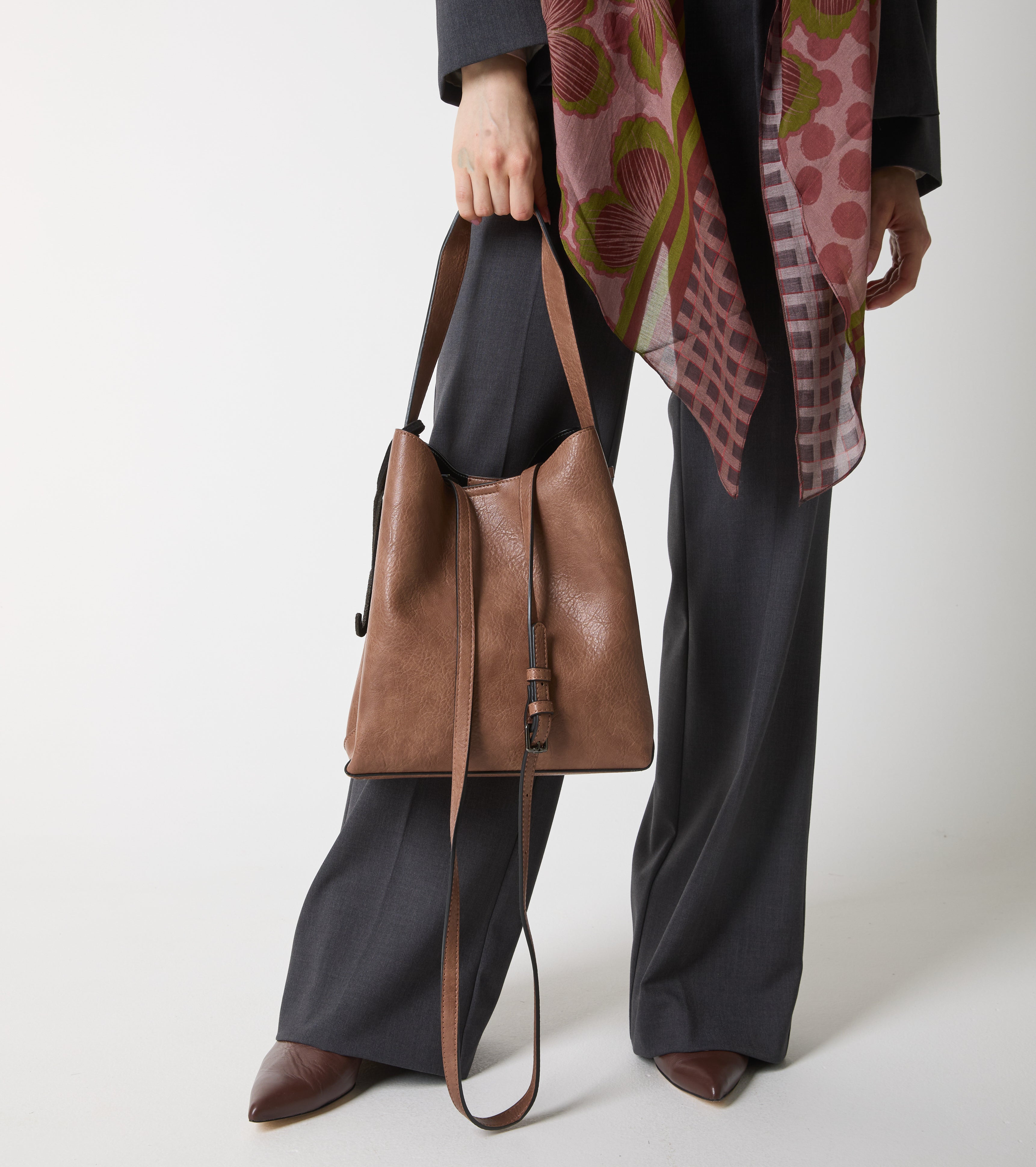Bucket bag with charm