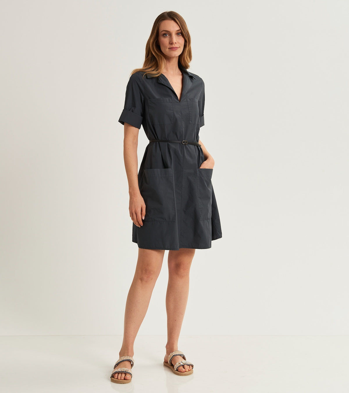 Dress with three-quarter sleeves