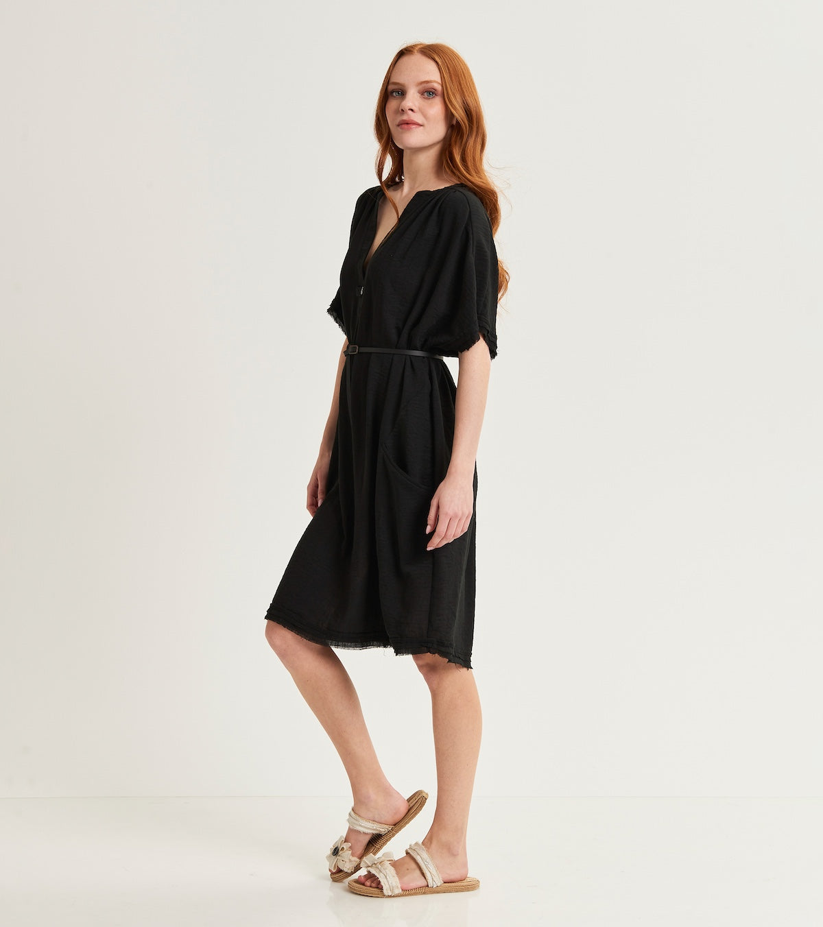 V-neck dress with short sleeves