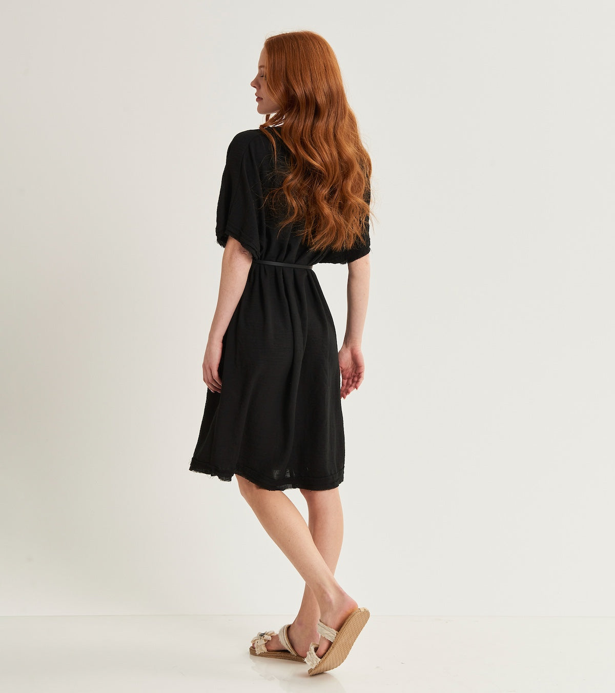 V-neck dress with short sleeves