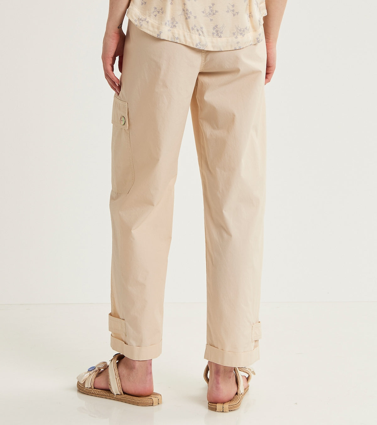 Cargo trousers with turn-up hem