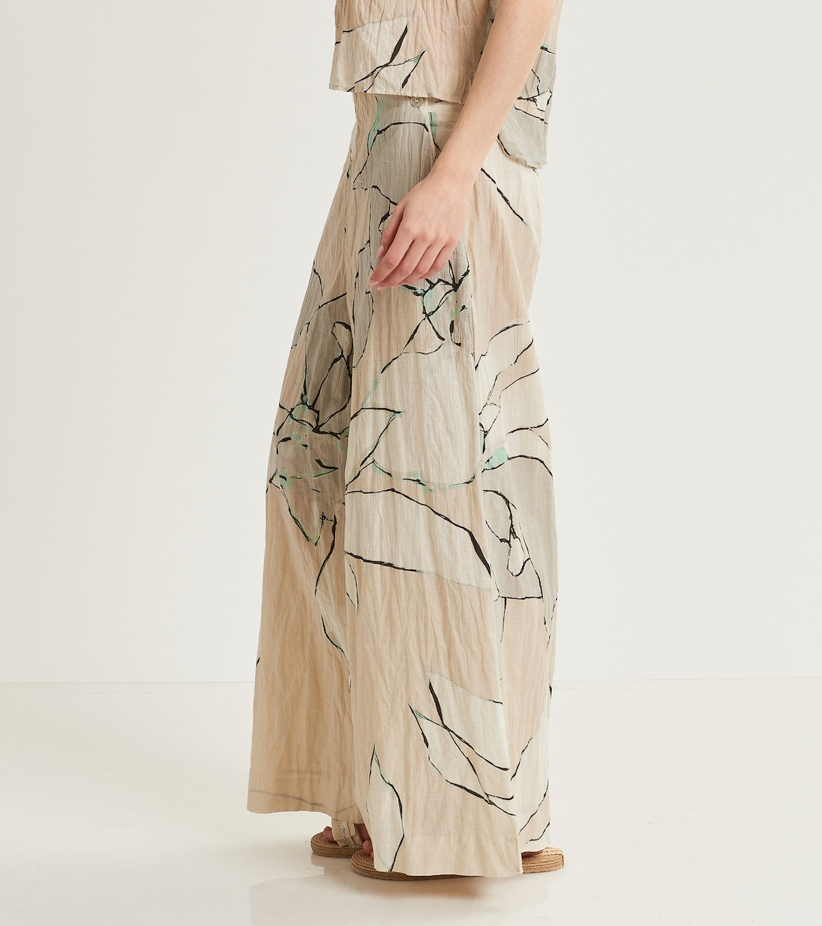 Palazzo trousers with pockets