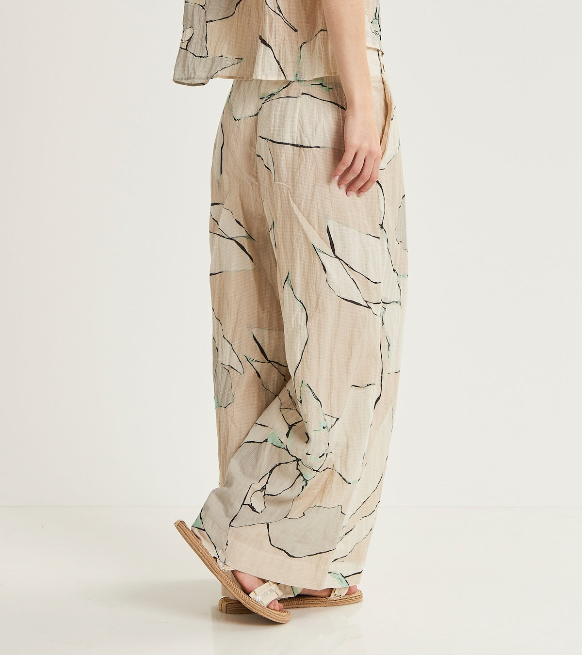 Palazzo trousers with pockets