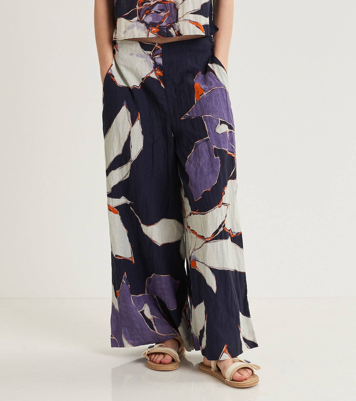 Palazzo trousers with pockets