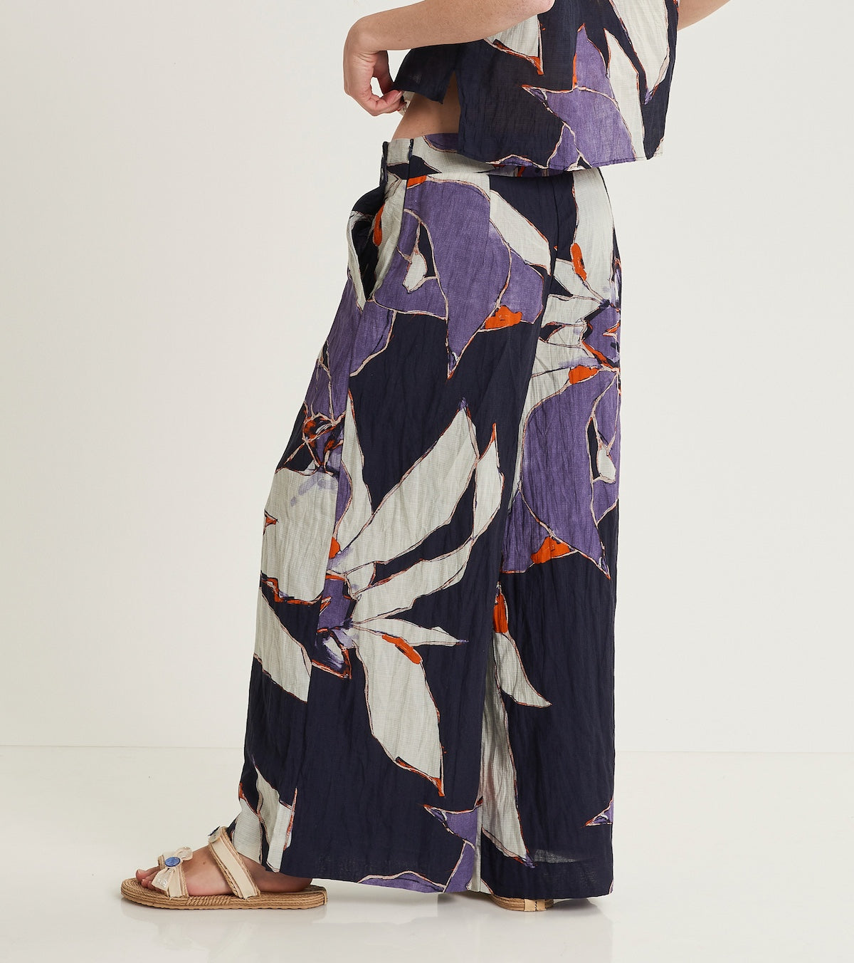 Palazzo trousers with pockets