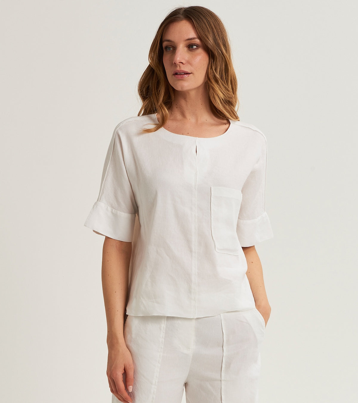 Blouse with three-quarter sleeves