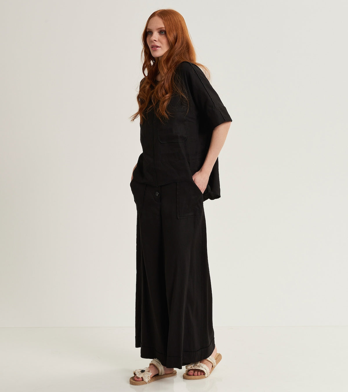 Blouse with three-quarter sleeves