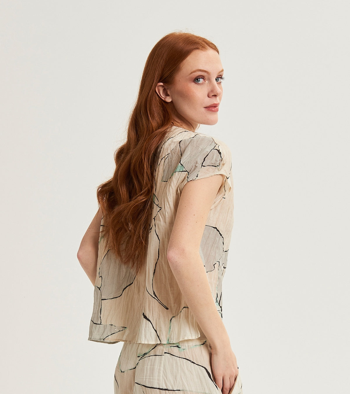 Crinkle effect blouse with short sleeves