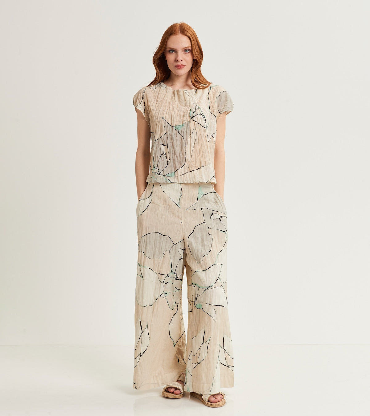 Crinkle effect blouse with short sleeves
