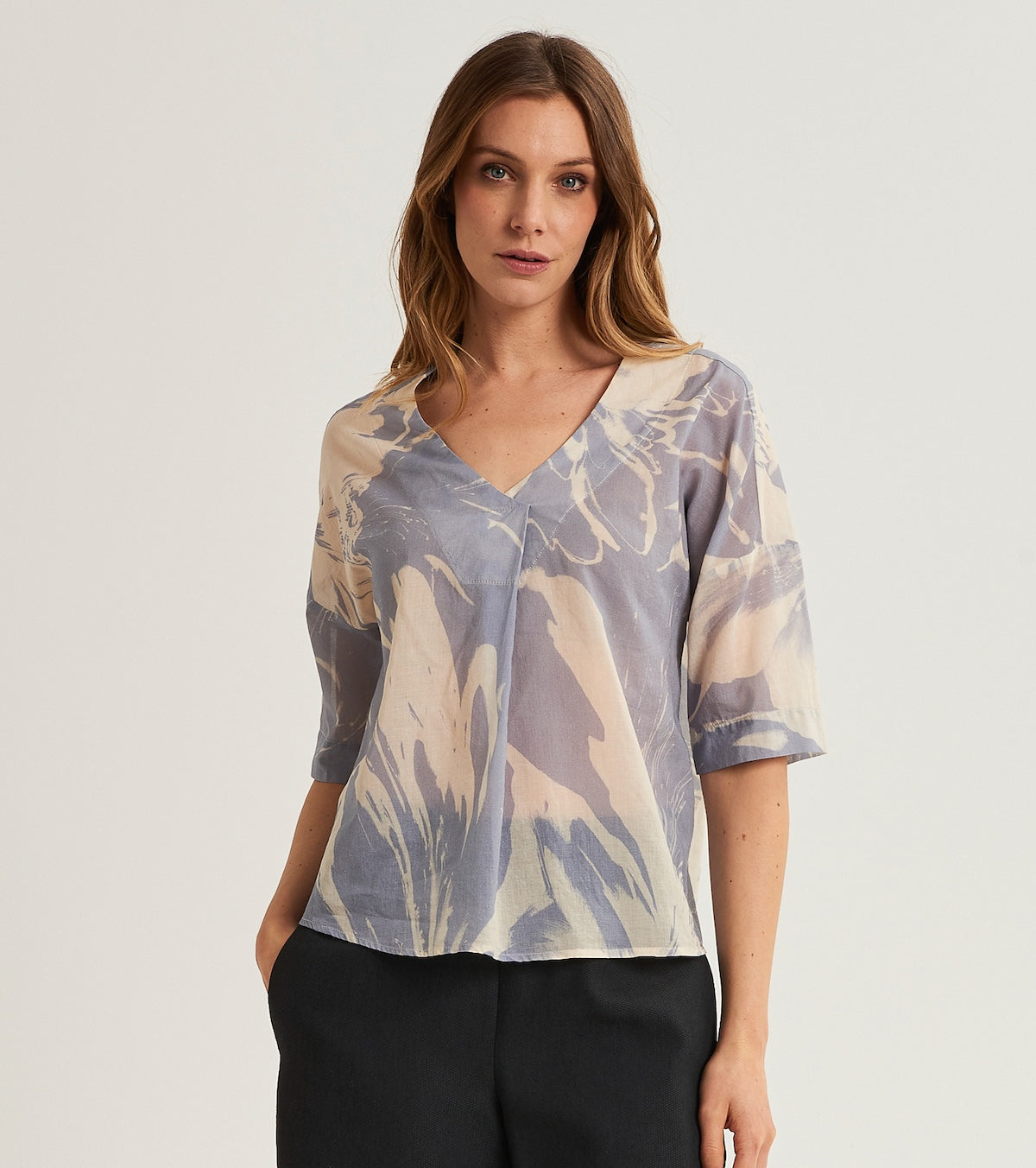 Printed blouse with three-quarter sleeves
