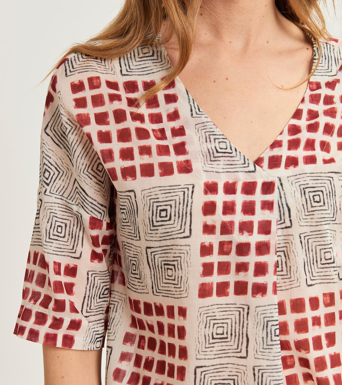 Printed blouse with three-quarter sleeves