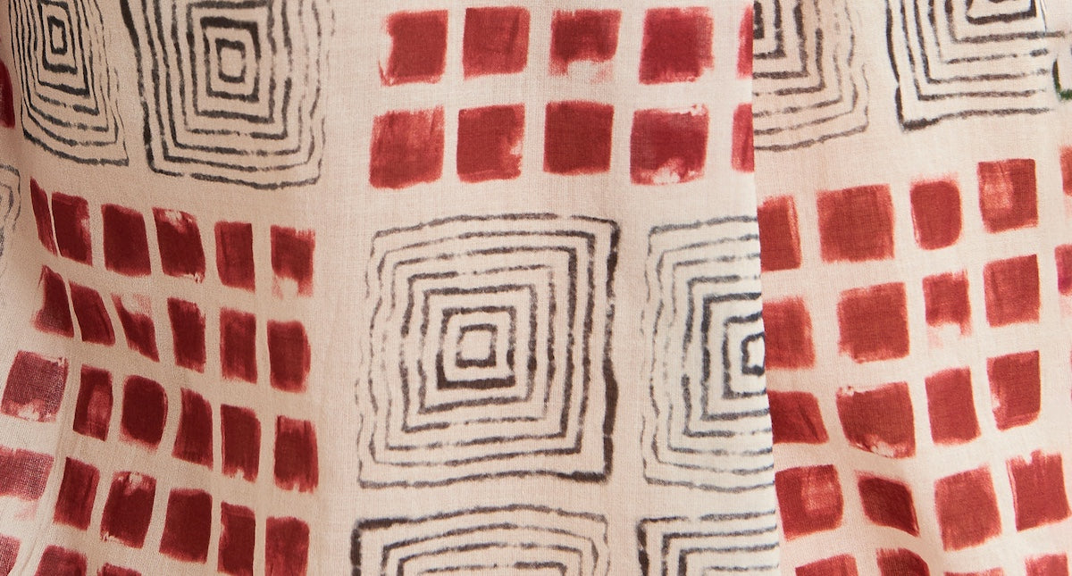 Printed blouse with three-quarter sleeves