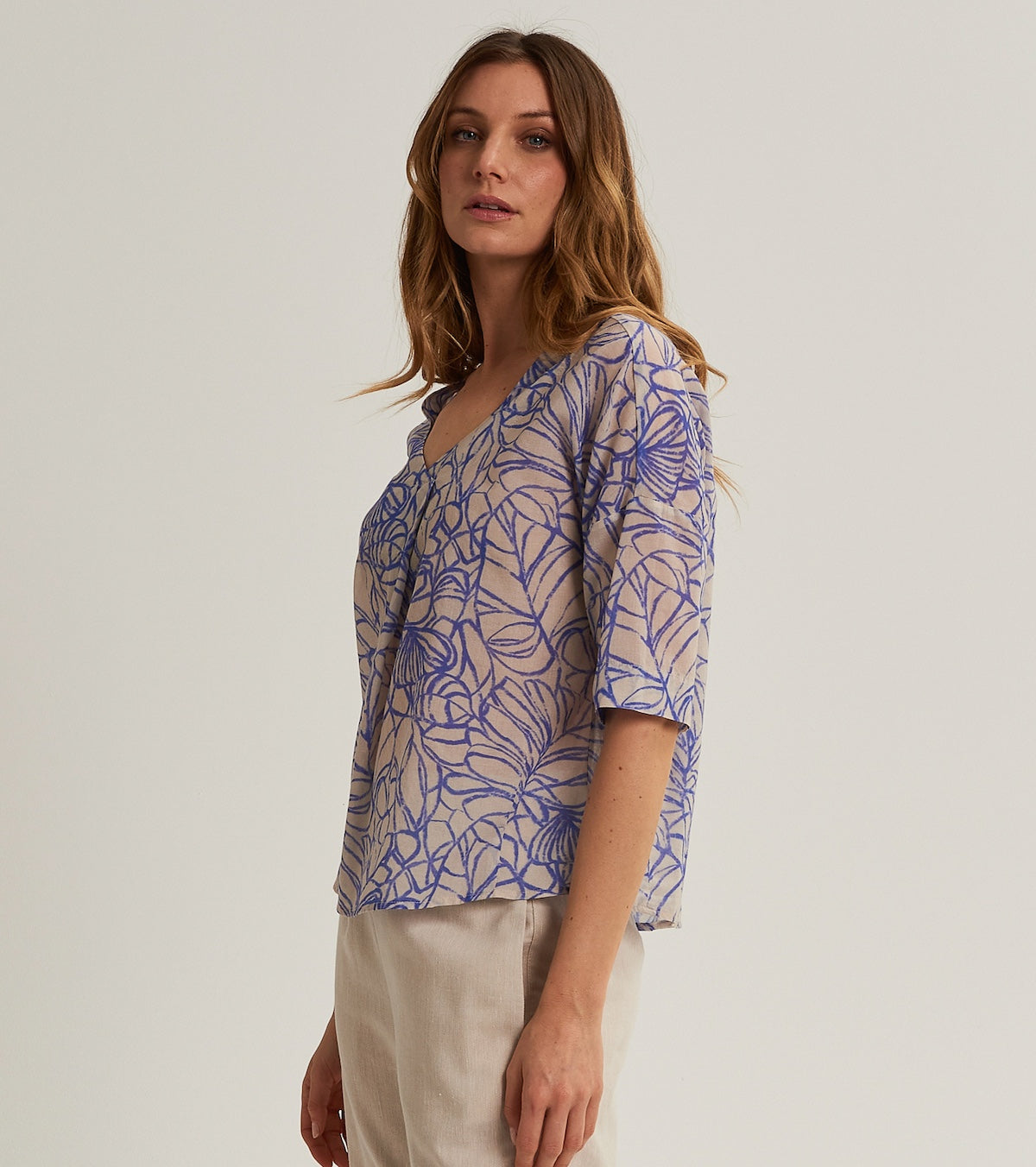 Printed blouse with three-quarter sleeves