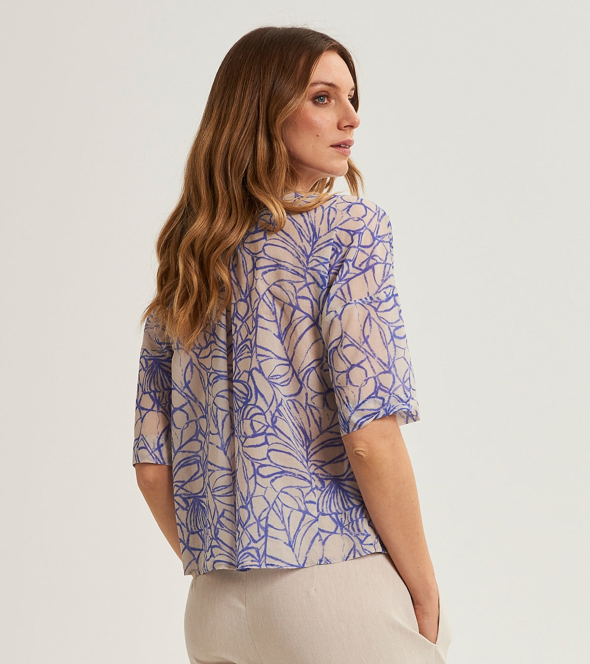 Printed blouse with three-quarter sleeves