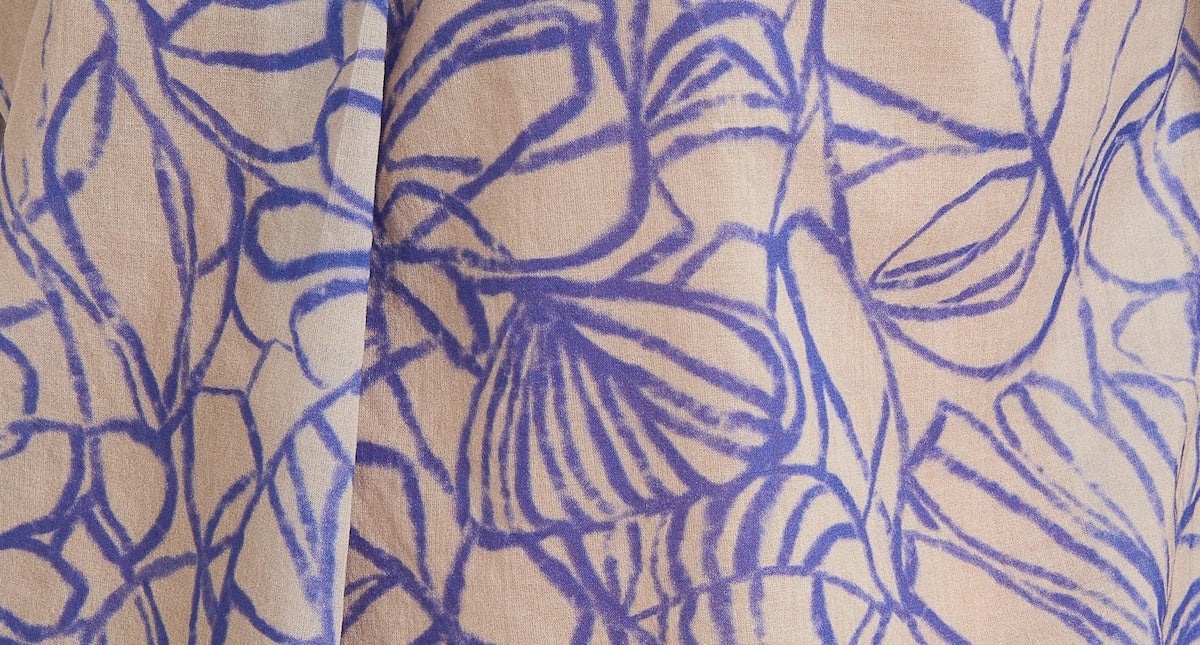 Printed blouse with three-quarter sleeves