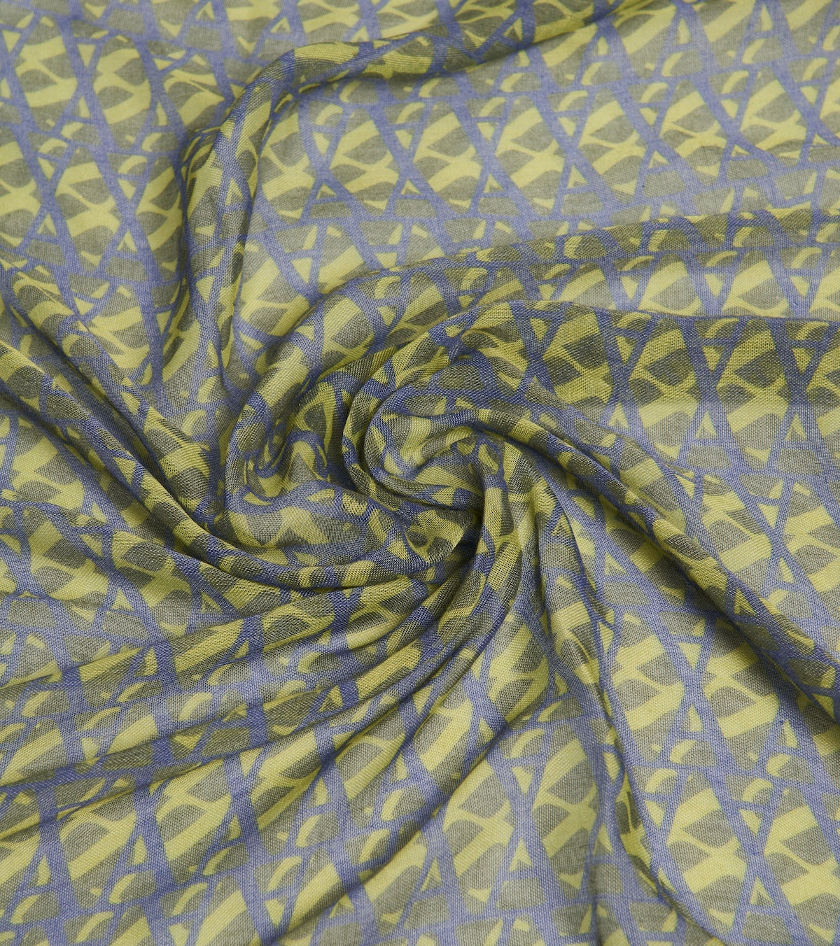 Scarf with fringes