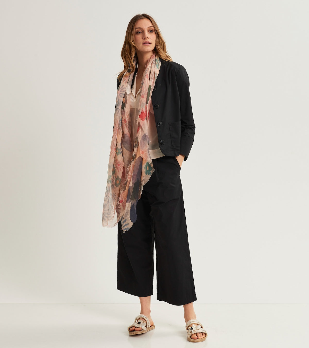 Floral scarf with fringes