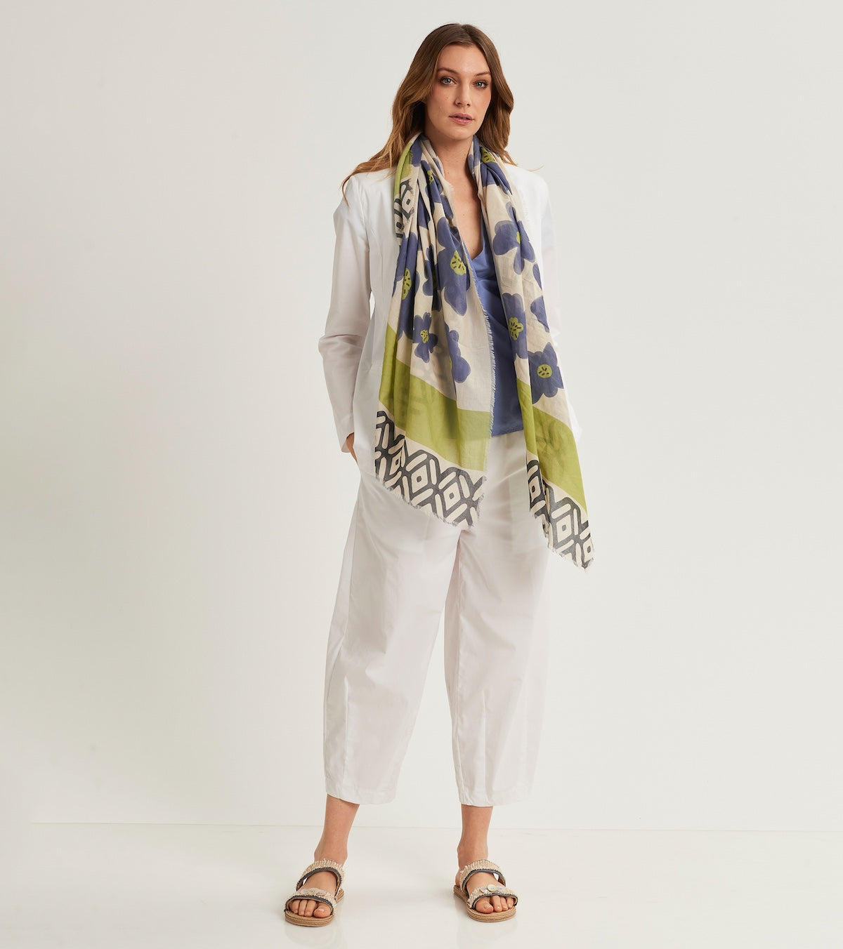 Floral scarf with fringes