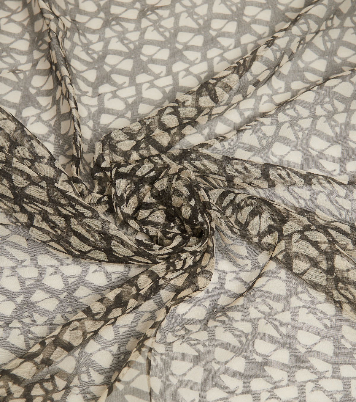 Geometric printed scarf