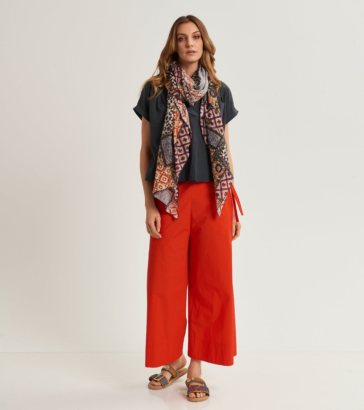 Patchwork scarf with fringes
