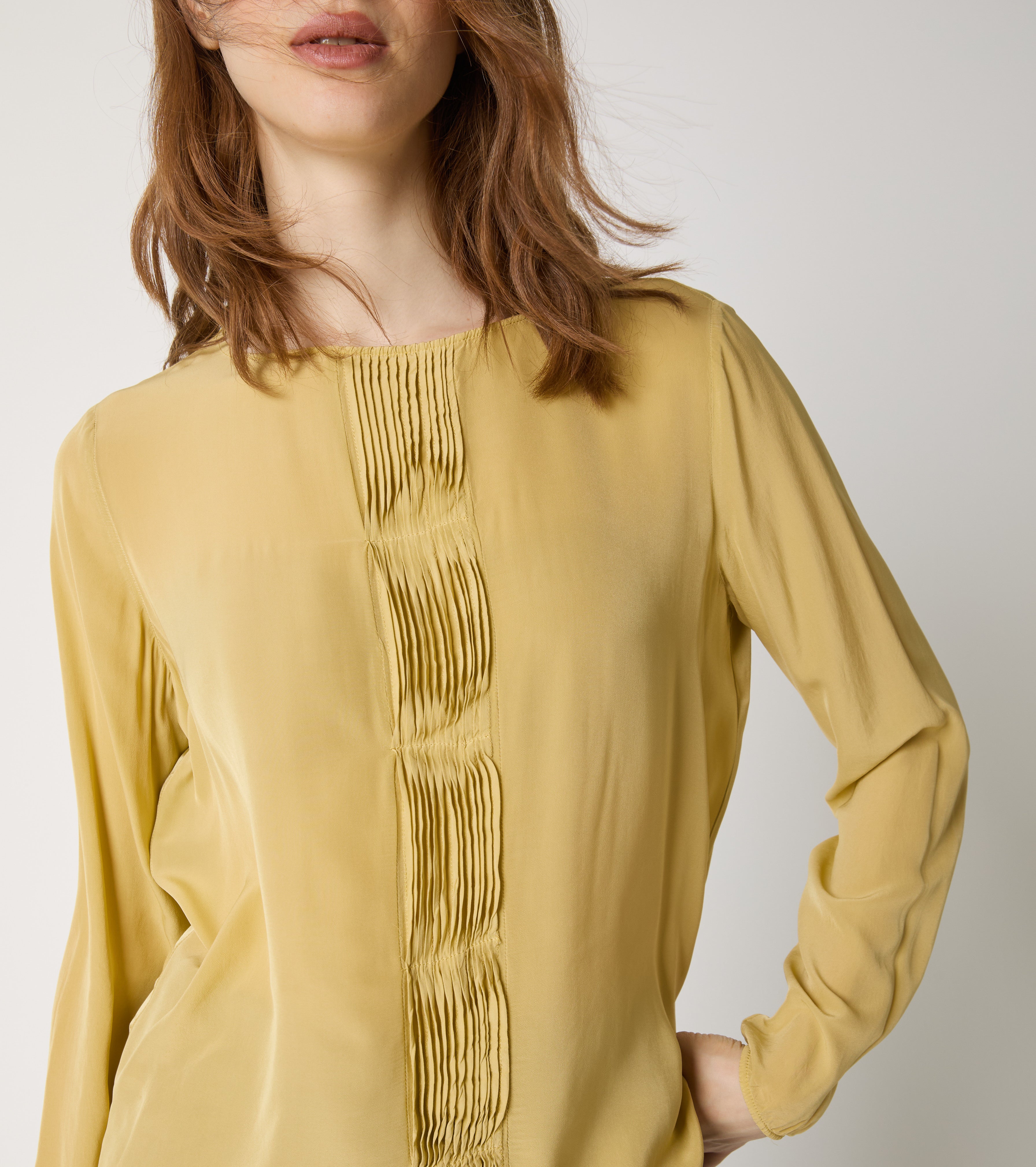 Blusa in raso con pieghe