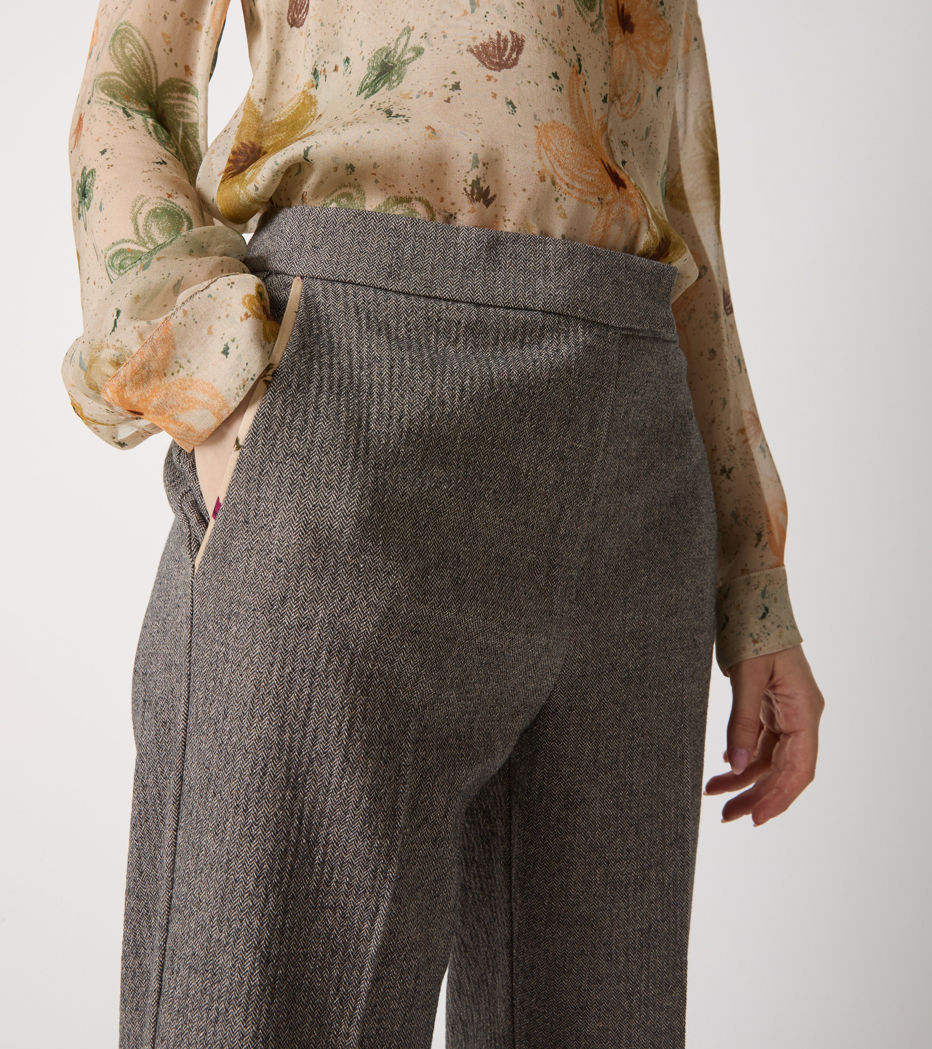 Cotton trousers with pleats