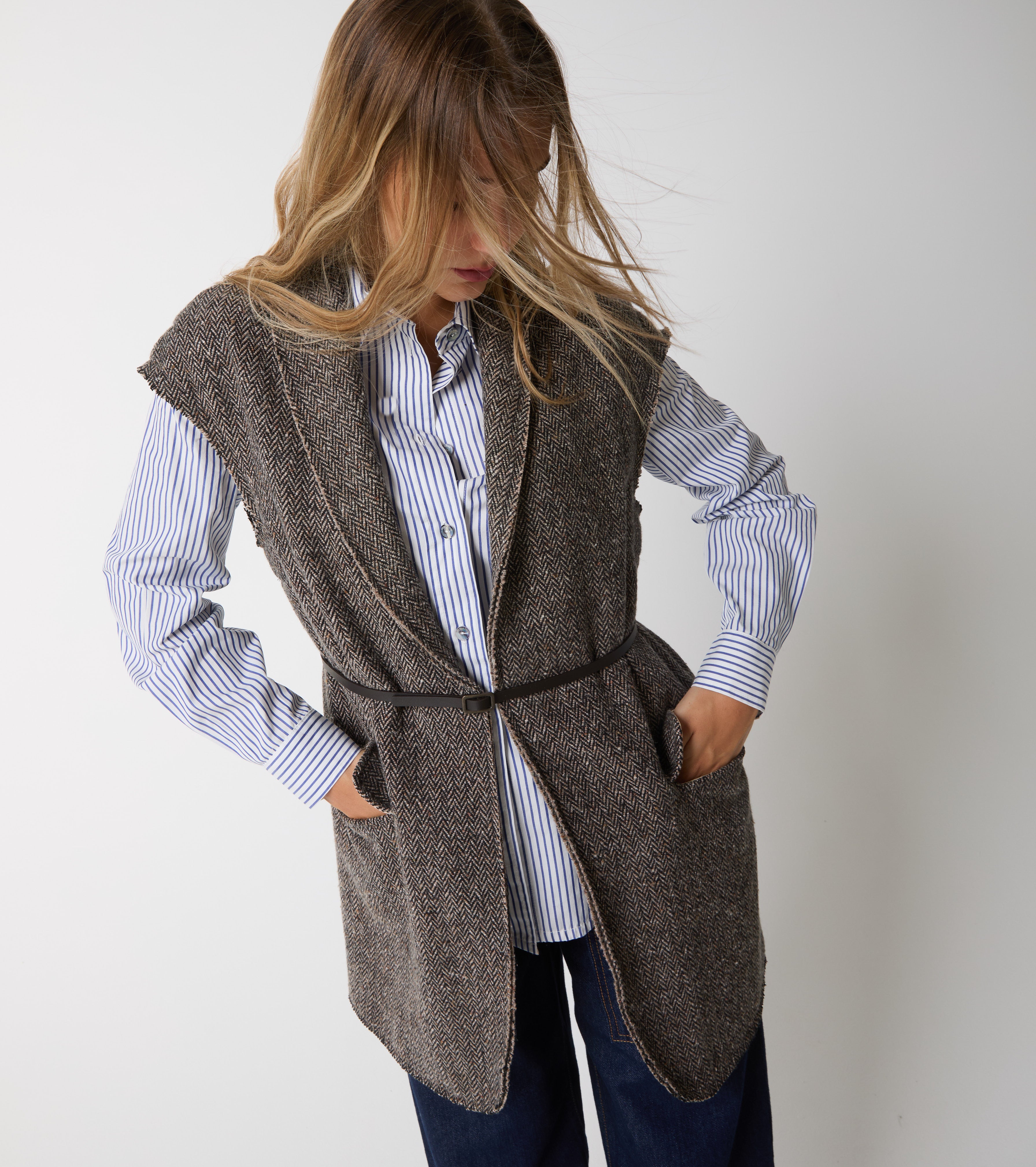 Gilet lungo in lana e seta con cintura