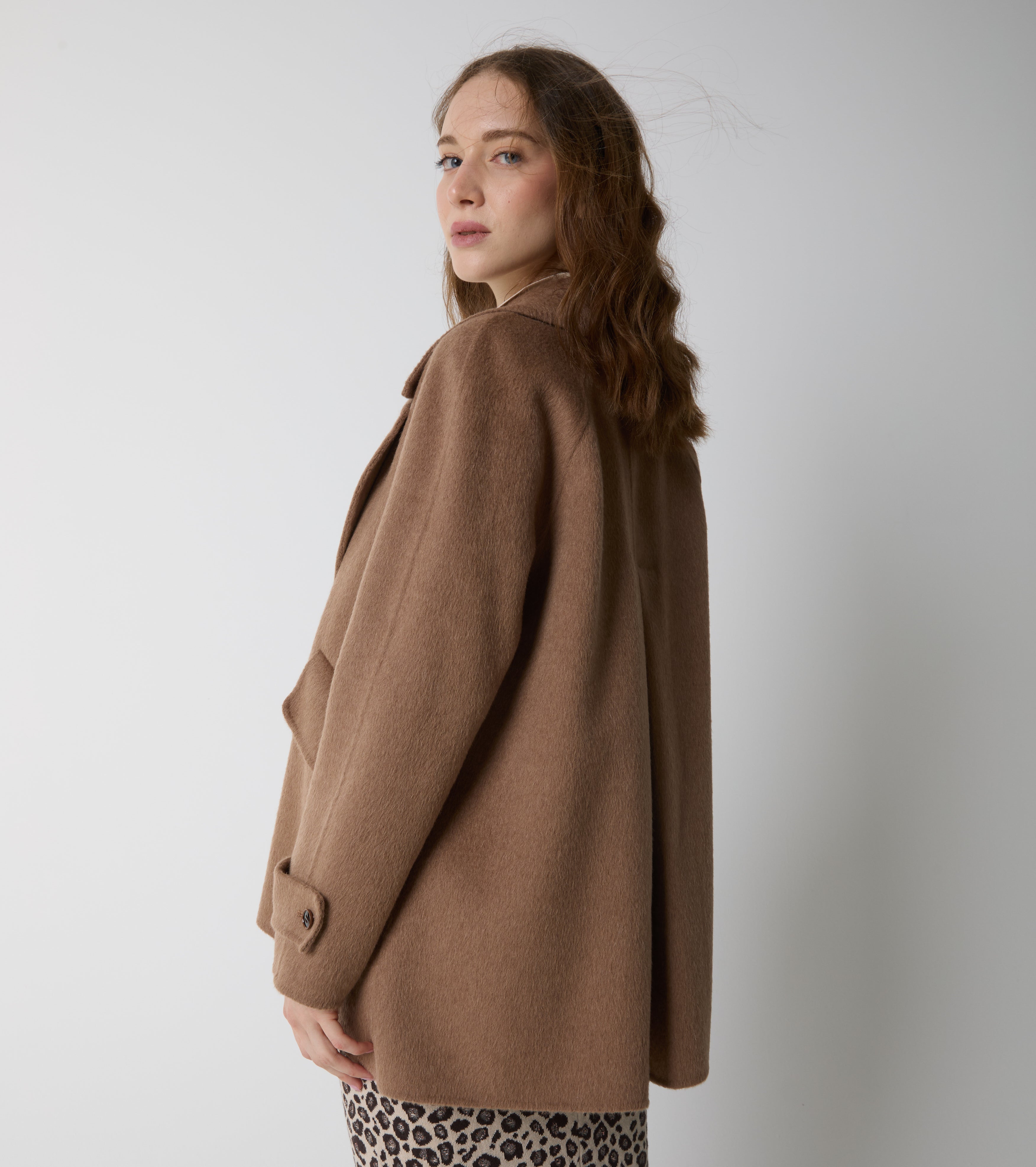 Double-breasted coat in wool and silk cloth