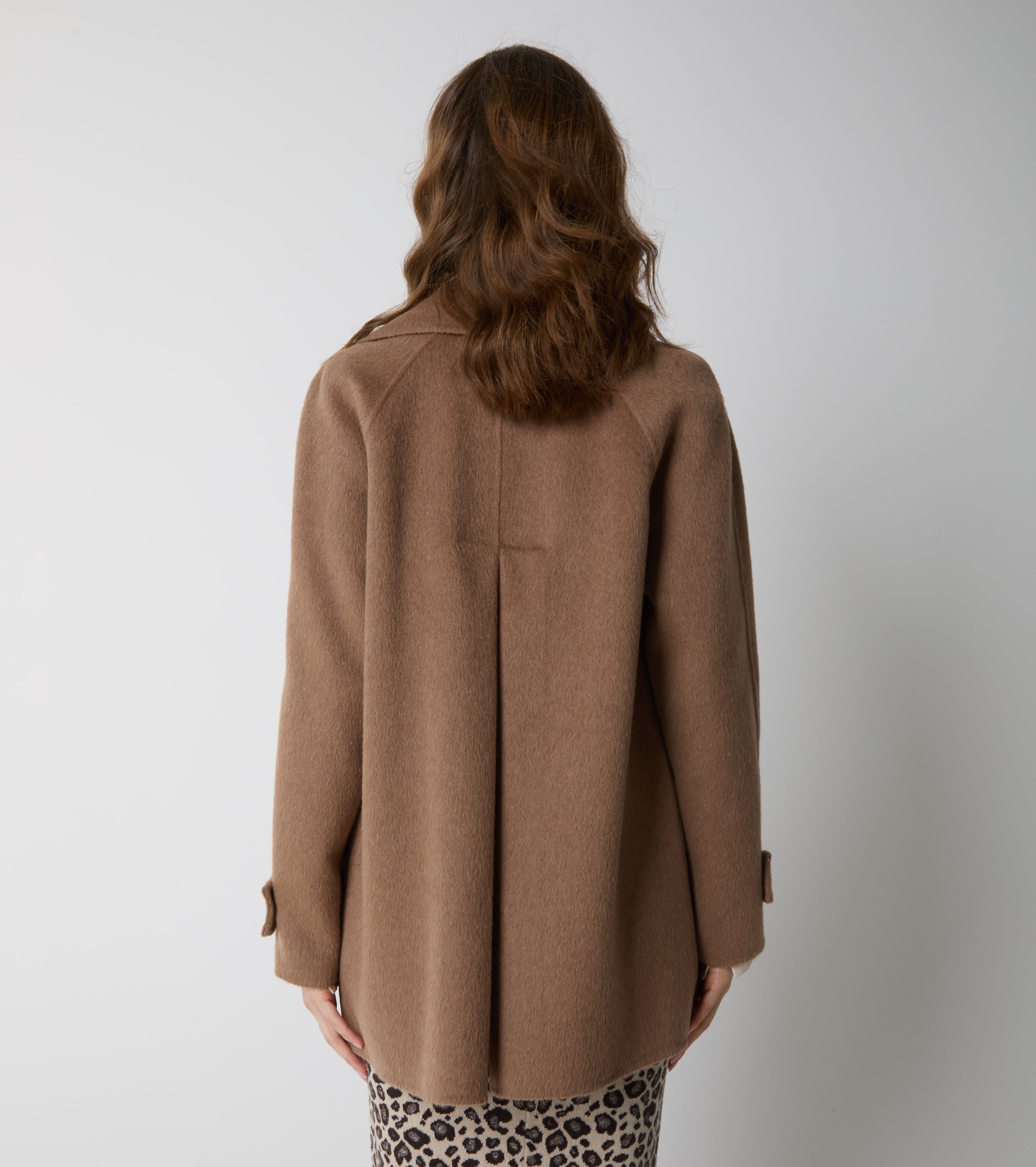 Double-breasted coat in wool and silk cloth