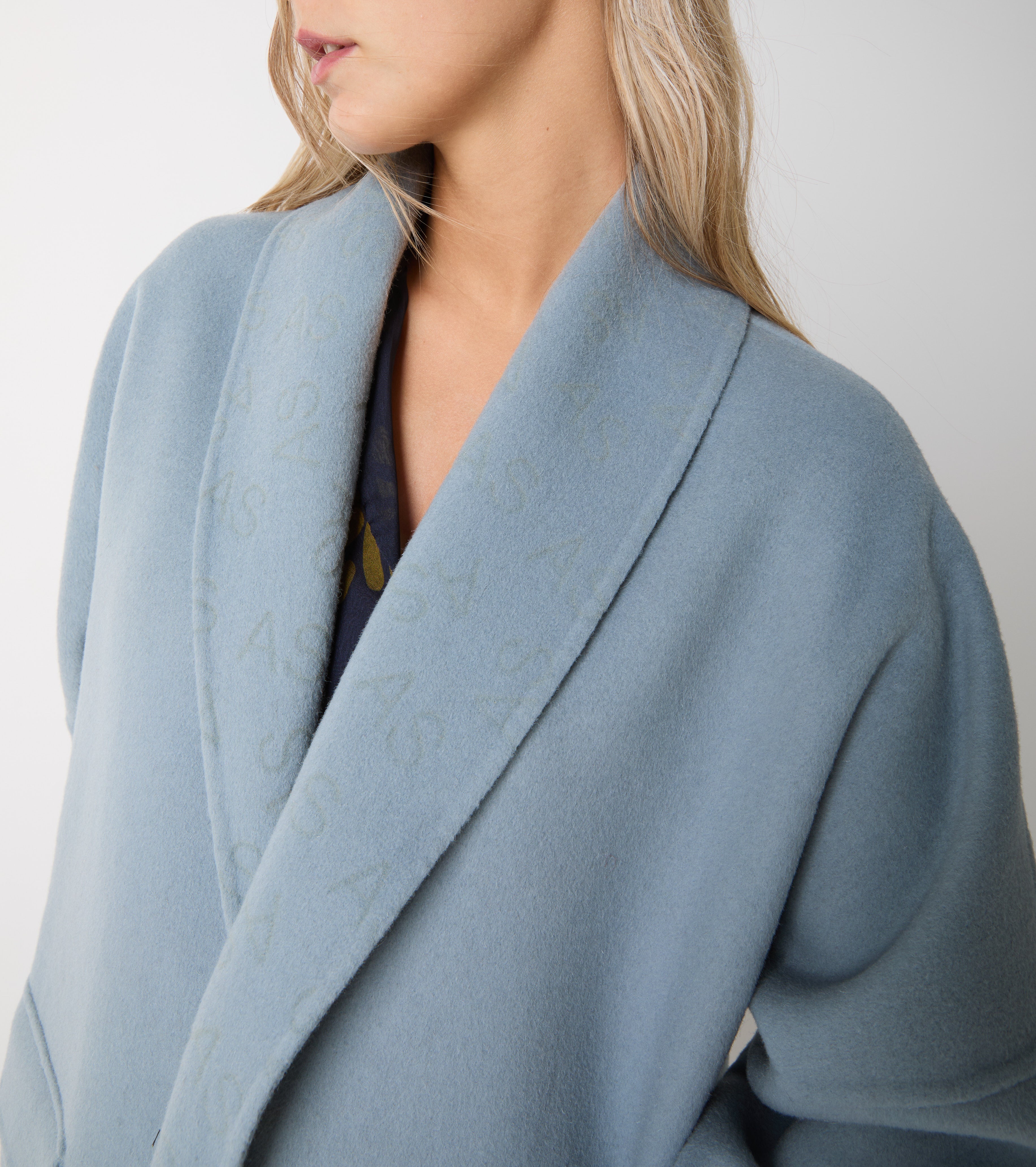 Cappotto in lana con revers