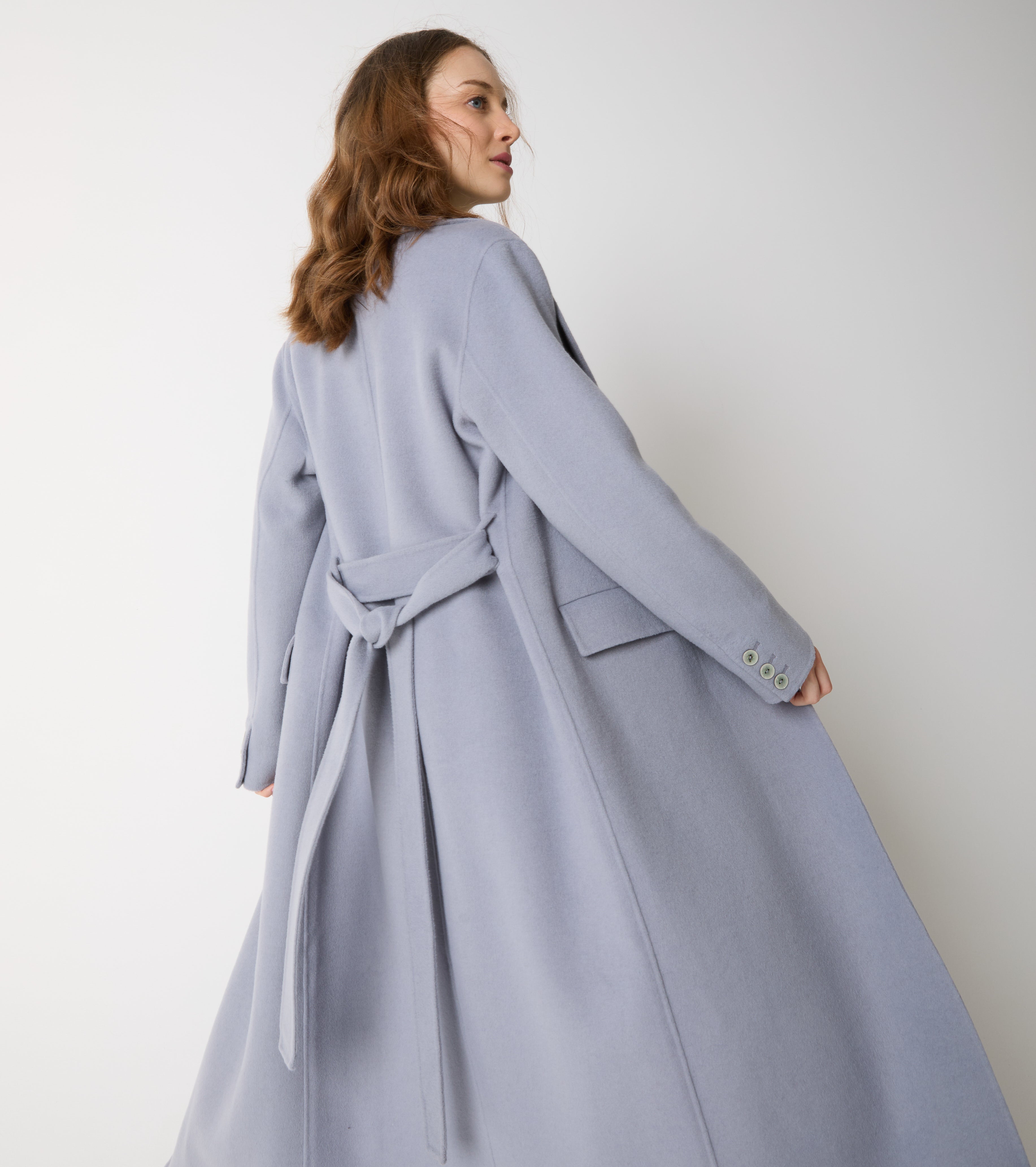 Cappotto lungo in lana con cintura