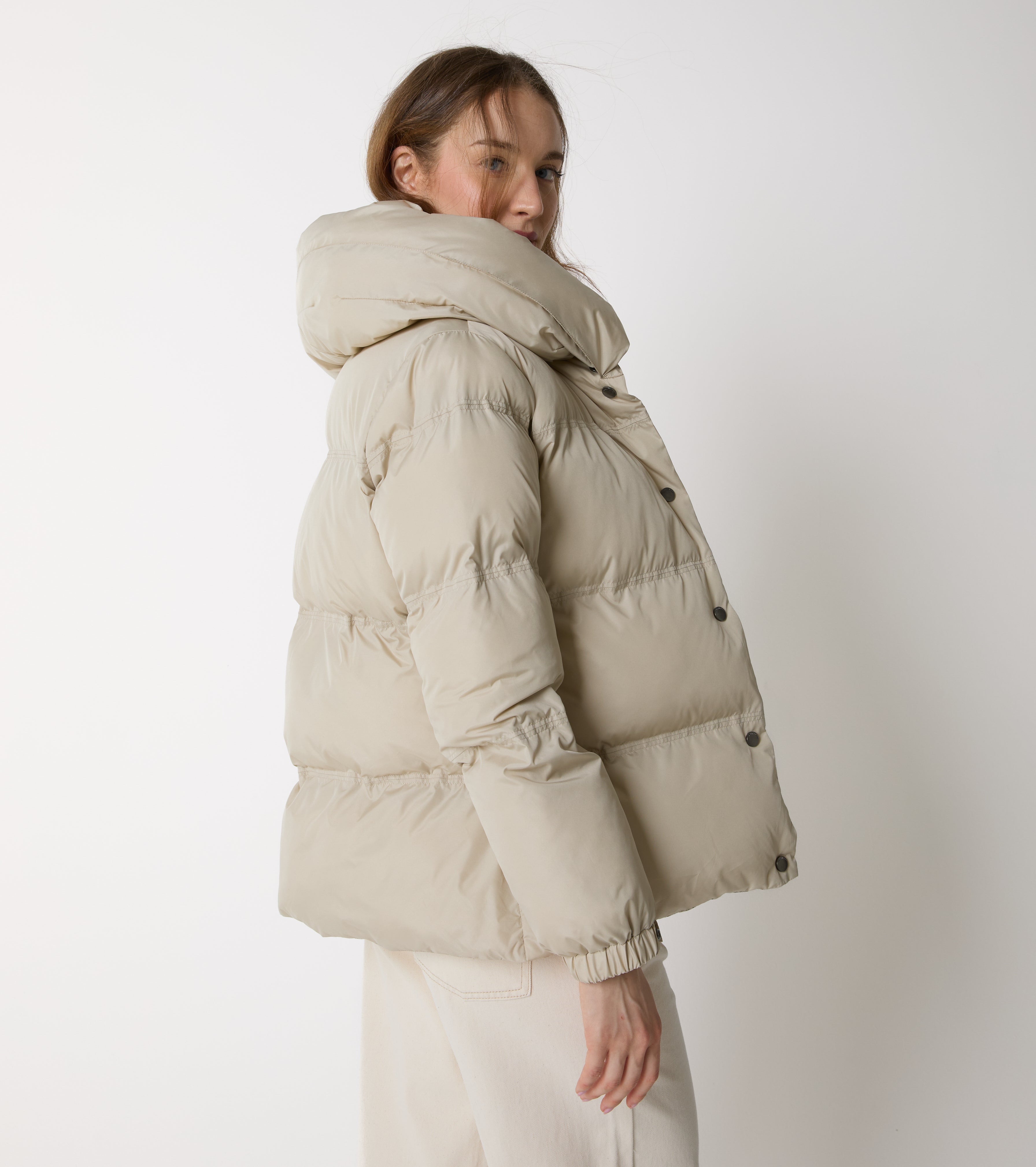 Short nylon down jacket with hood