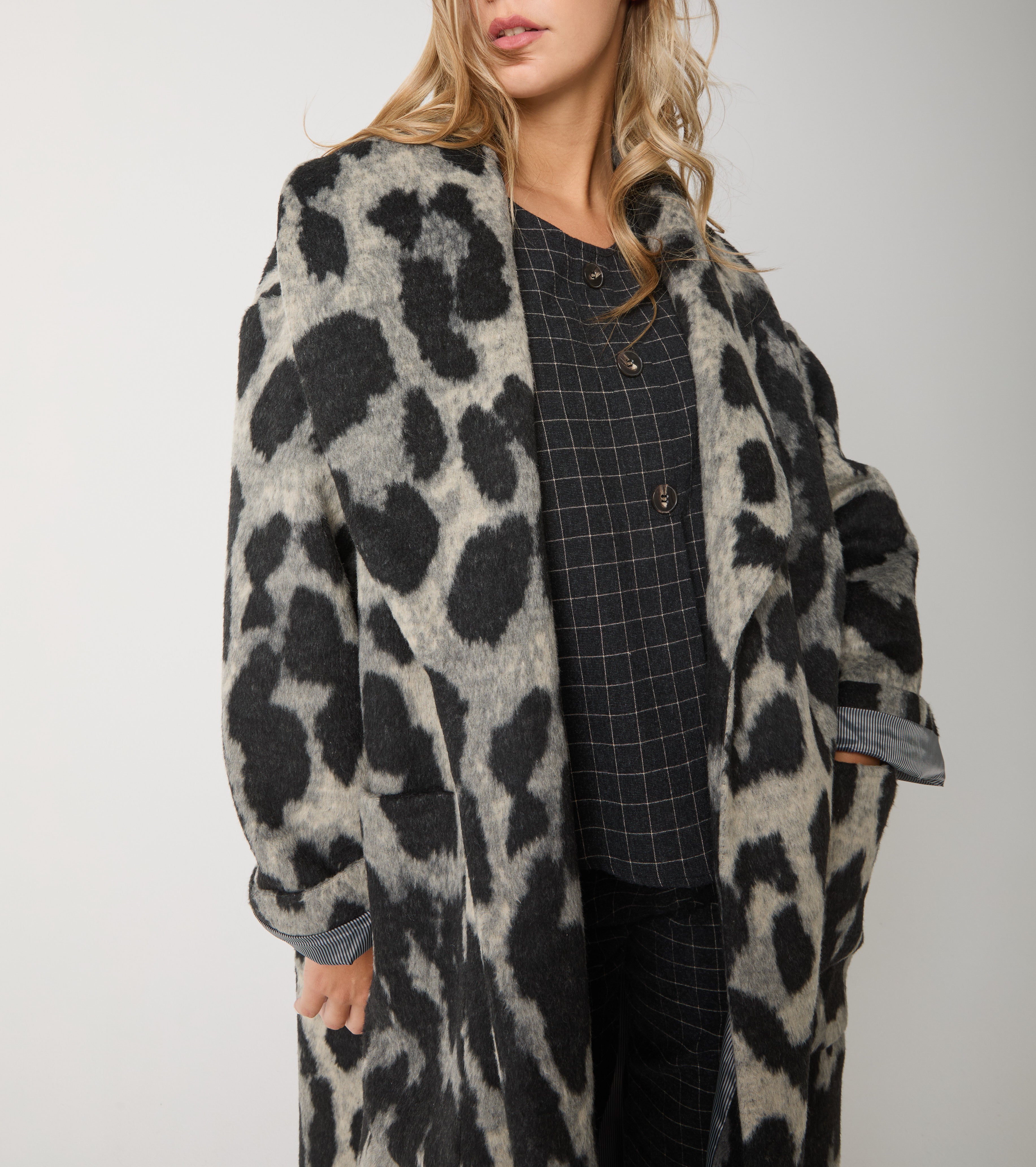 Cappotto in lana e cotone animalier con cintura
