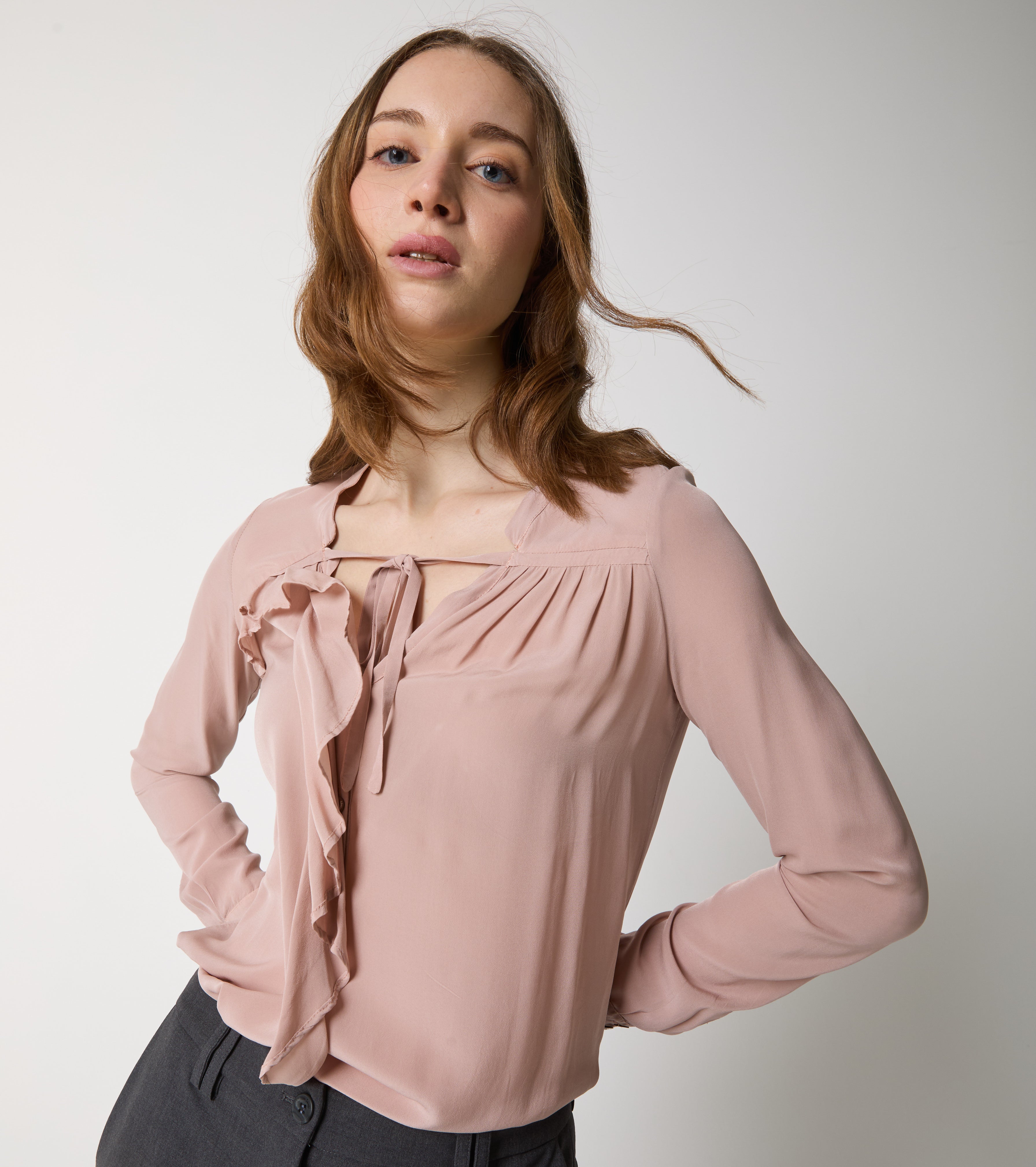 Camicia con scollo a V e rouches