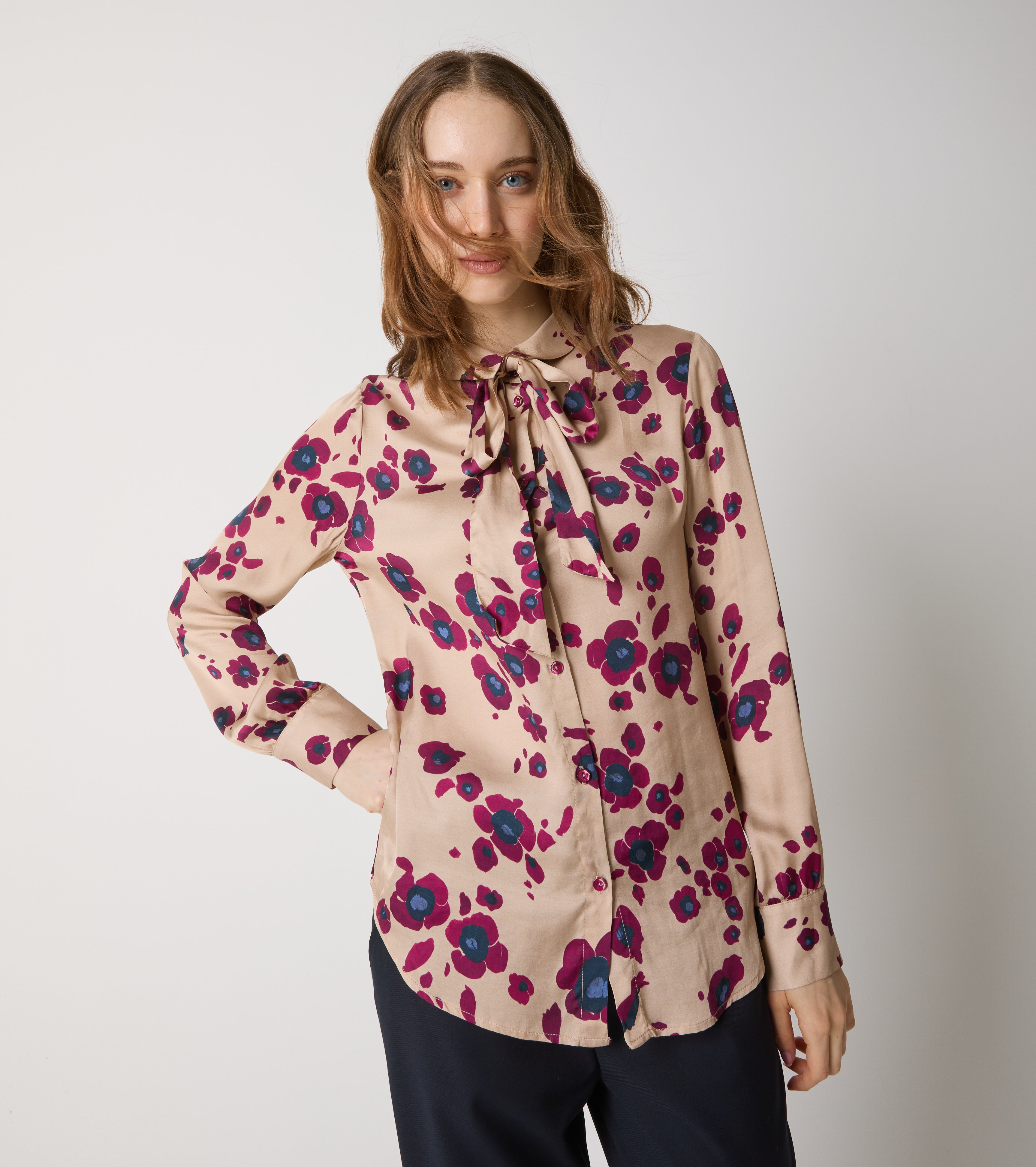 Skjorte med tryk i satin