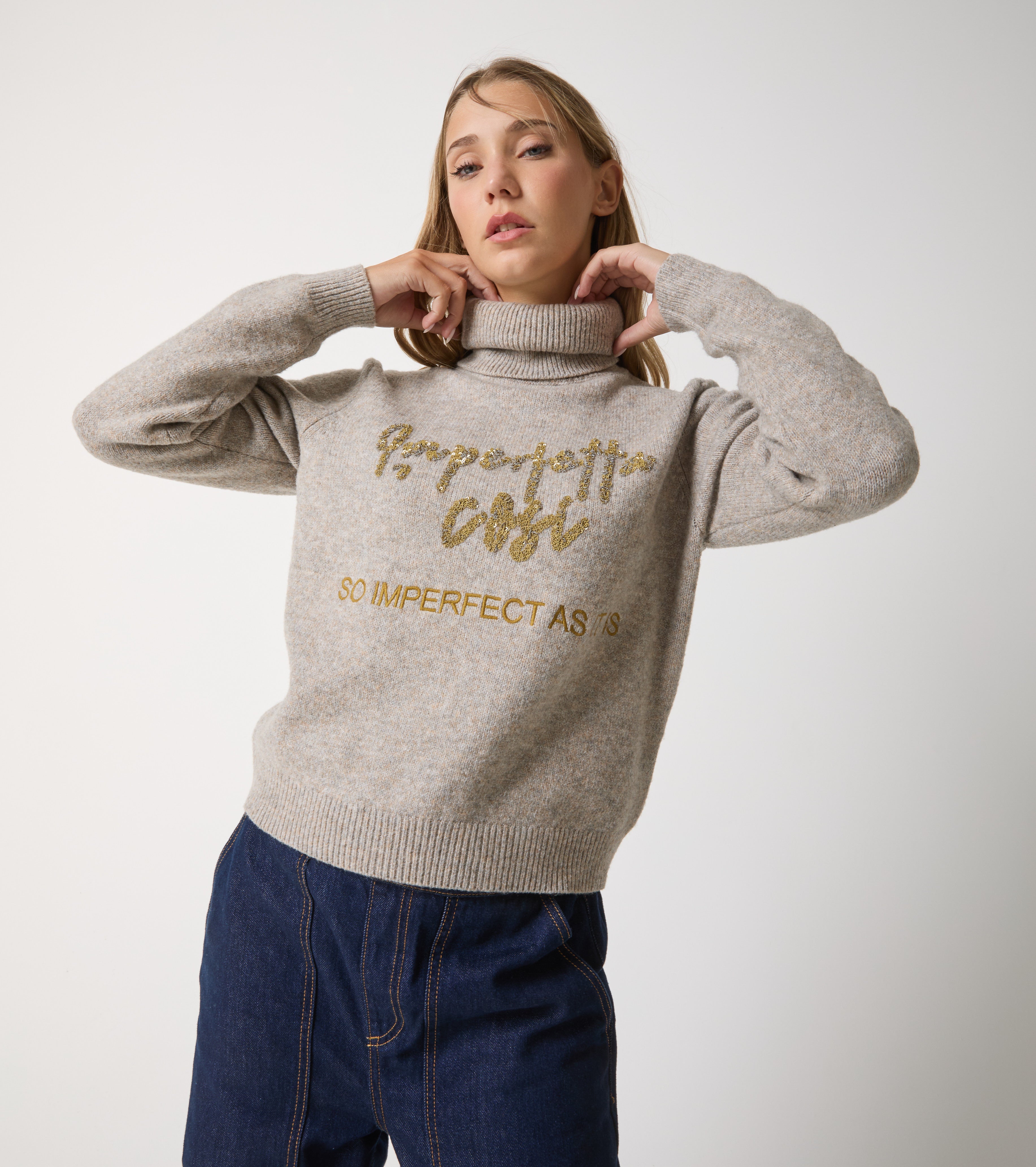 Dolcevita in lana con lettering