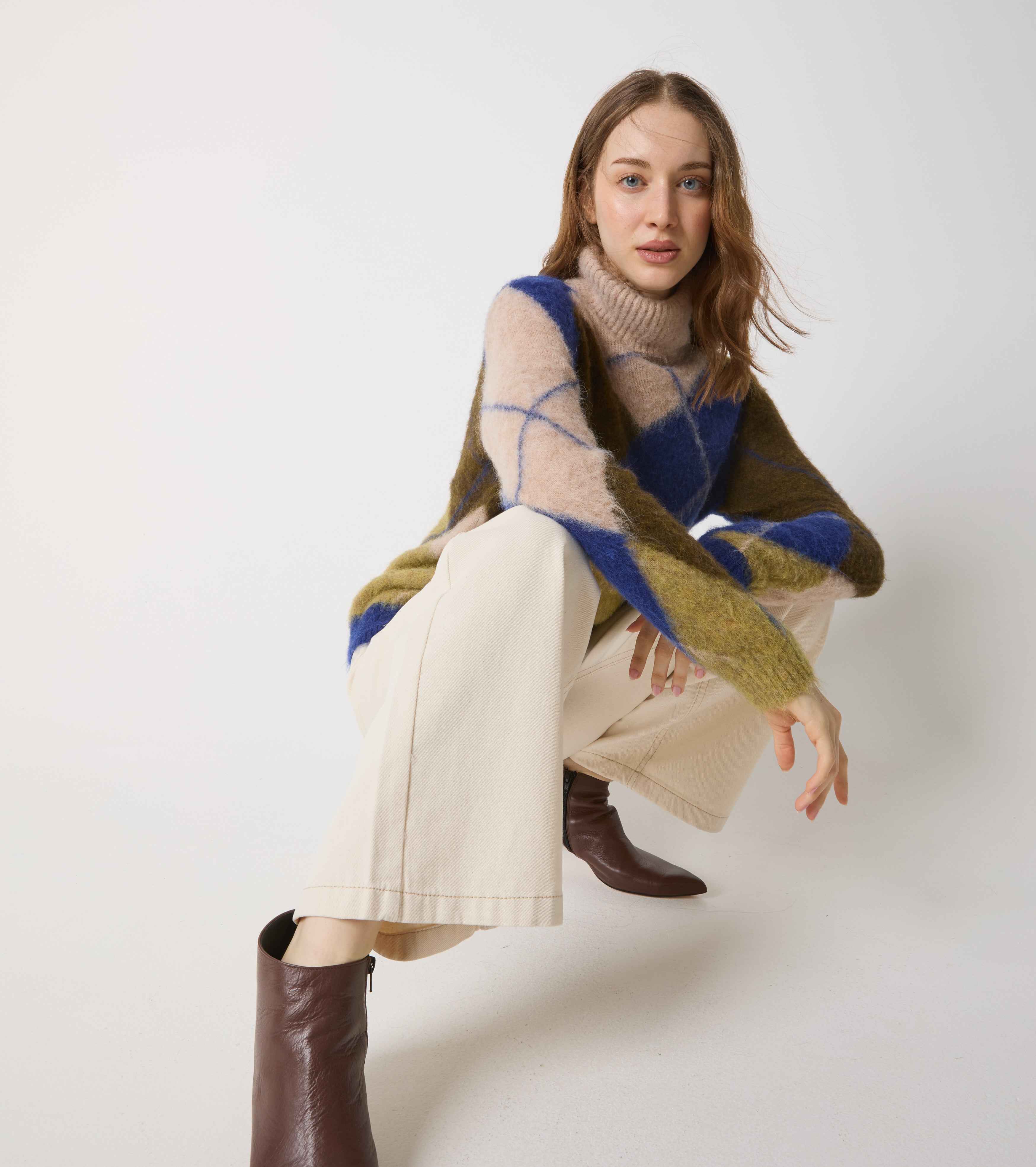 Rullekravesweater i alpaka og argyle-uld