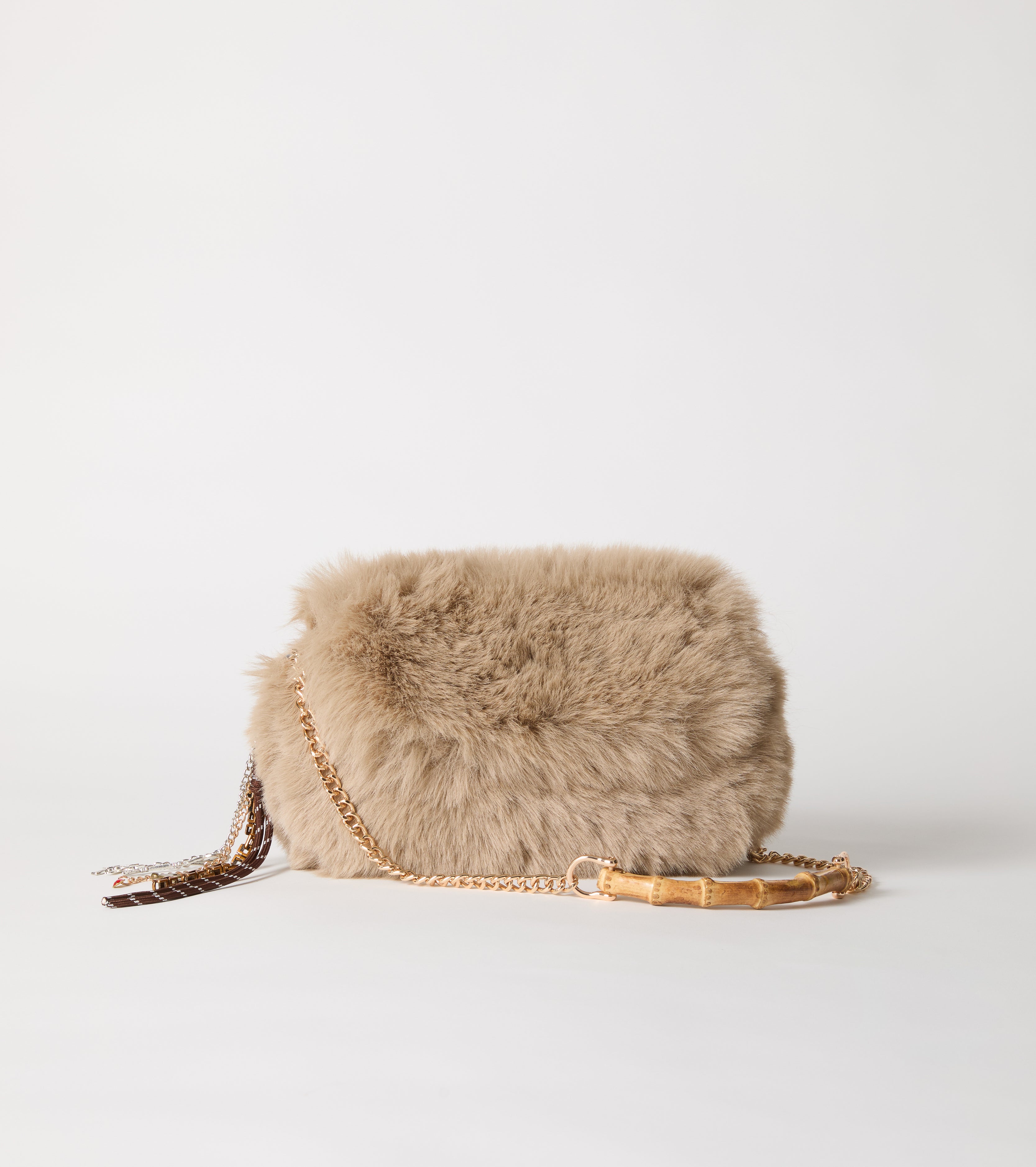 Borsa crossbody in ecopelliccia con catena