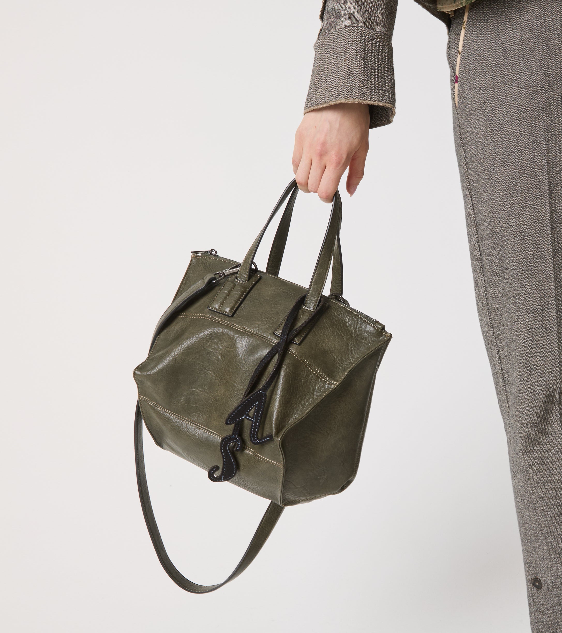 Borsa shopping con charm