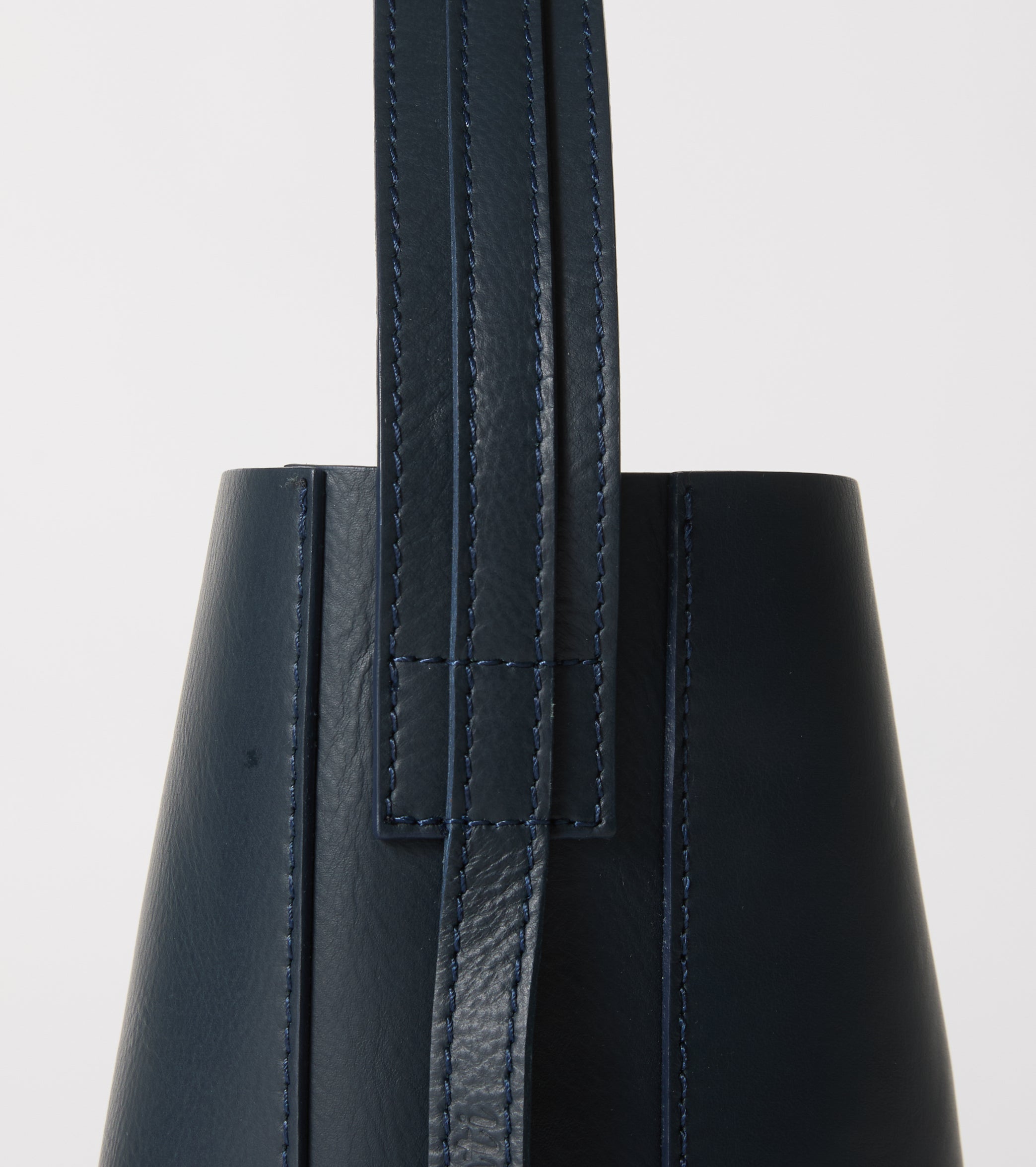 Borsa a spalla in pelle con fiocco