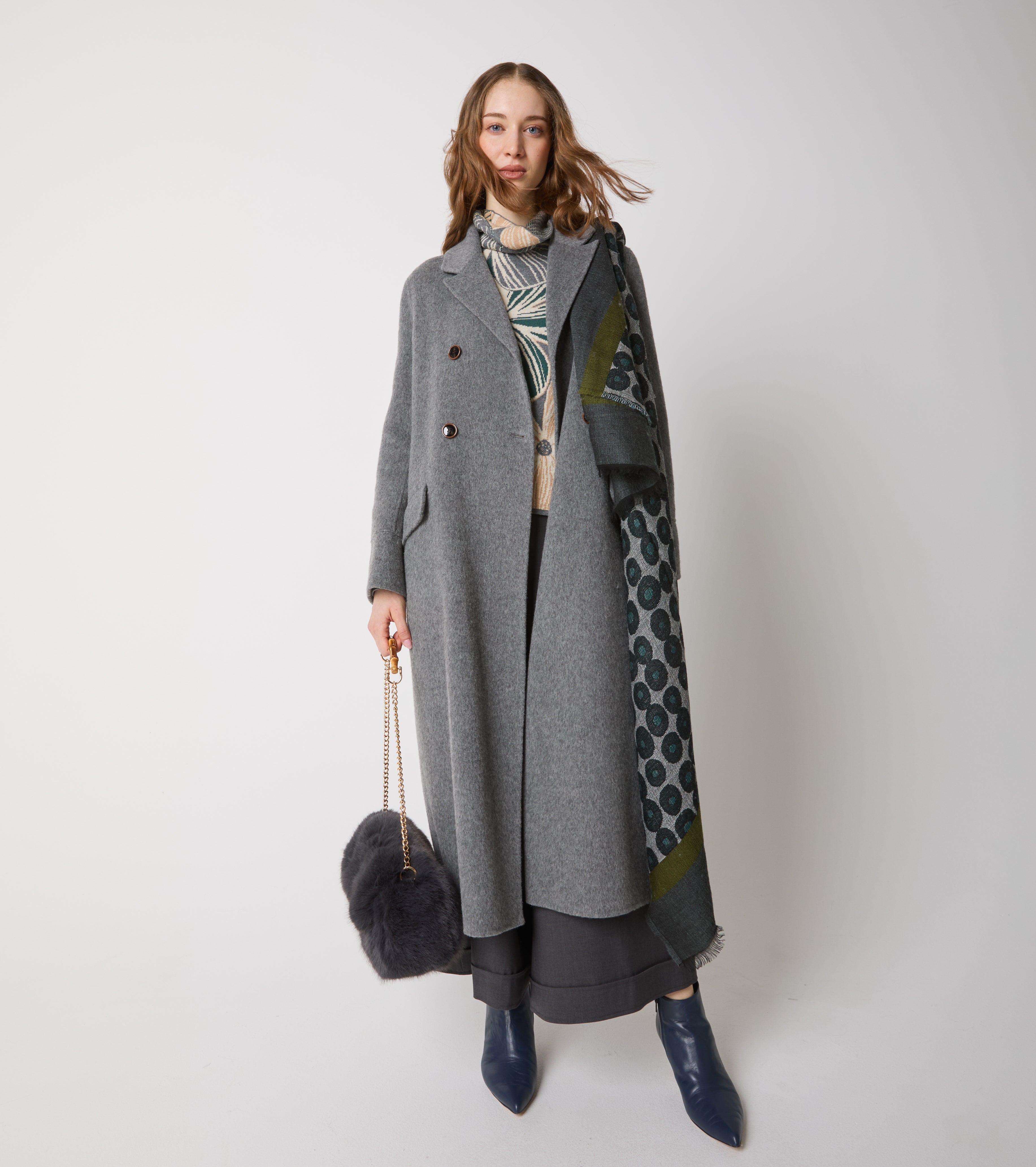 Sciarpa in lana jacquard con frange