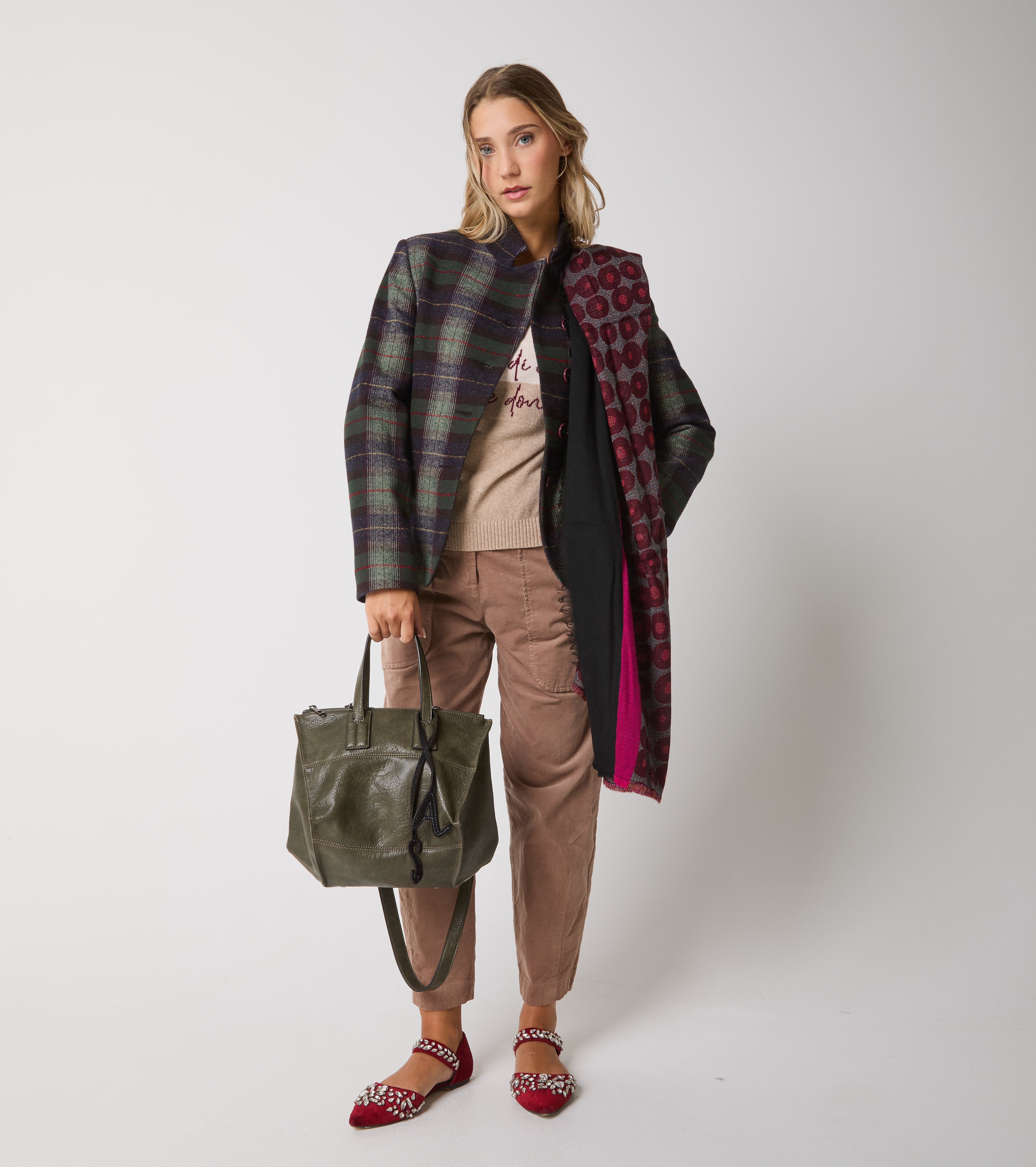 Sciarpa in lana jacquard con frange