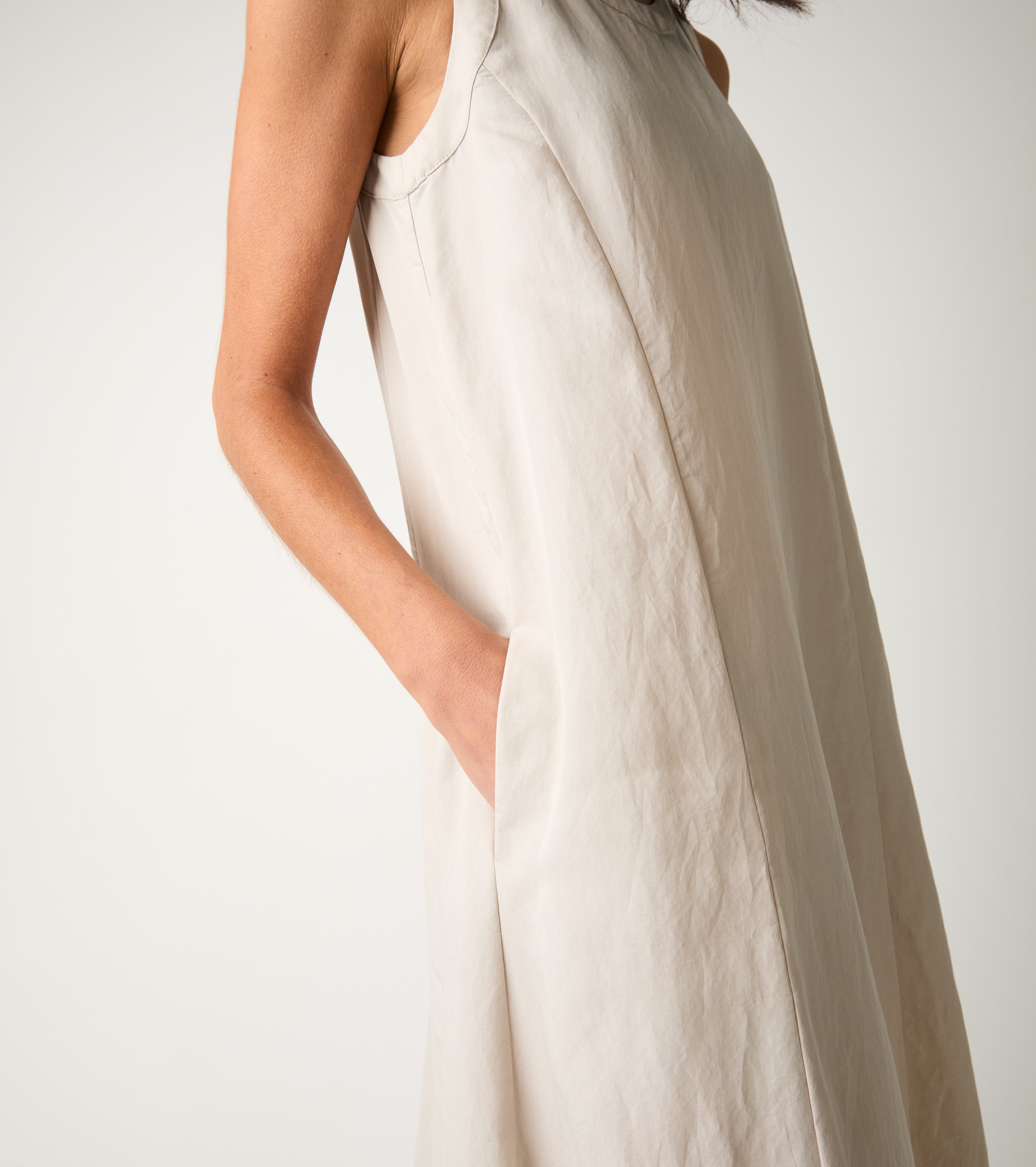 Abito lungo con spalline sale